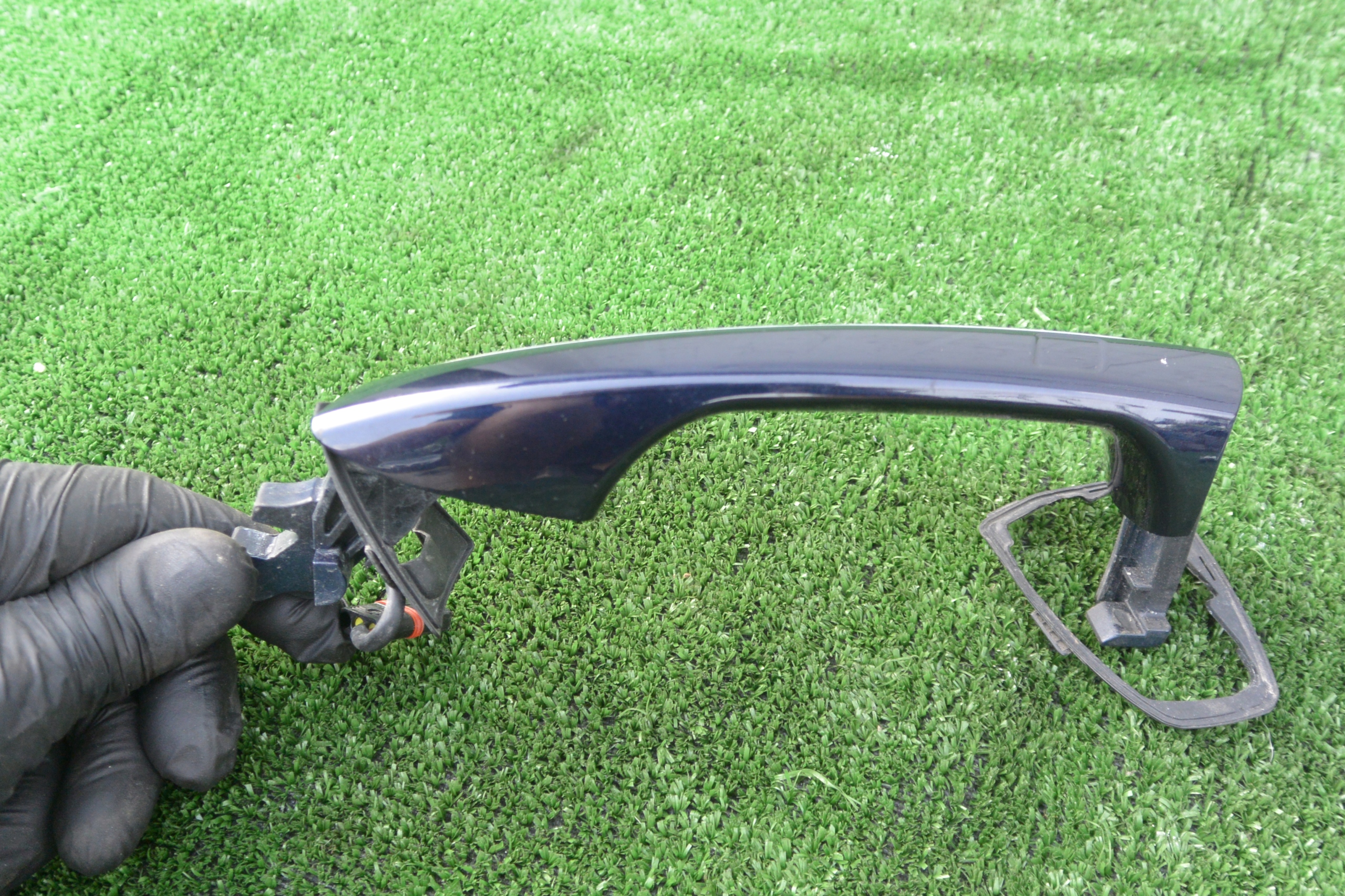 handle door left front MERCEDES W212 359 KEYLESS GO KESSY