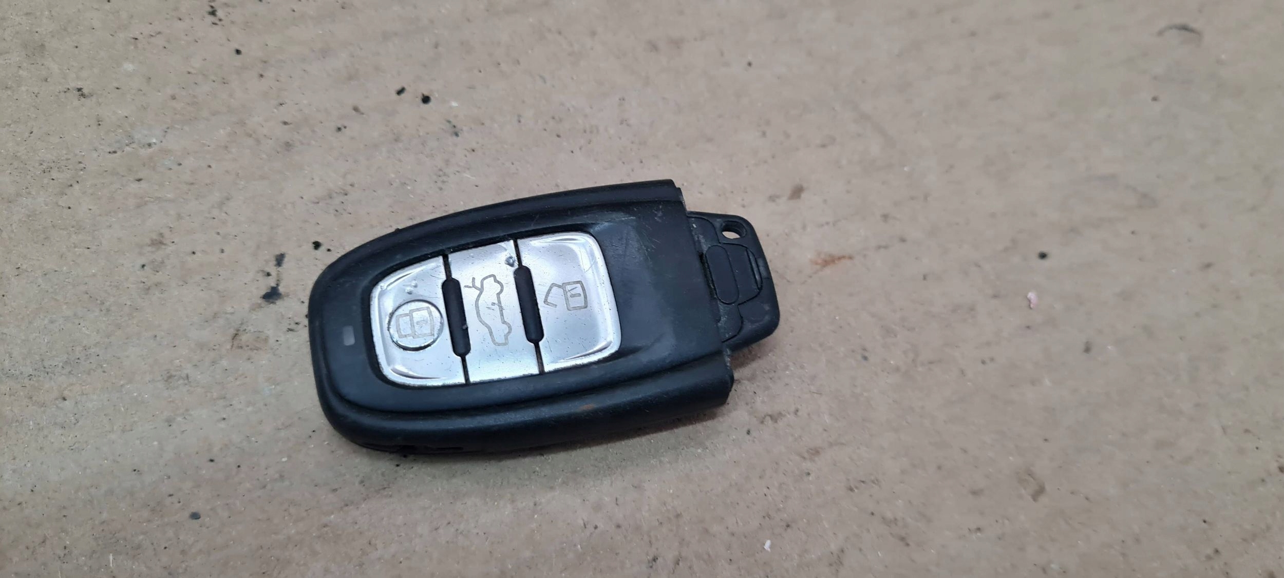 A5 8T key PILOT 8T0959754D A5 8T Q5 8R A4 B8