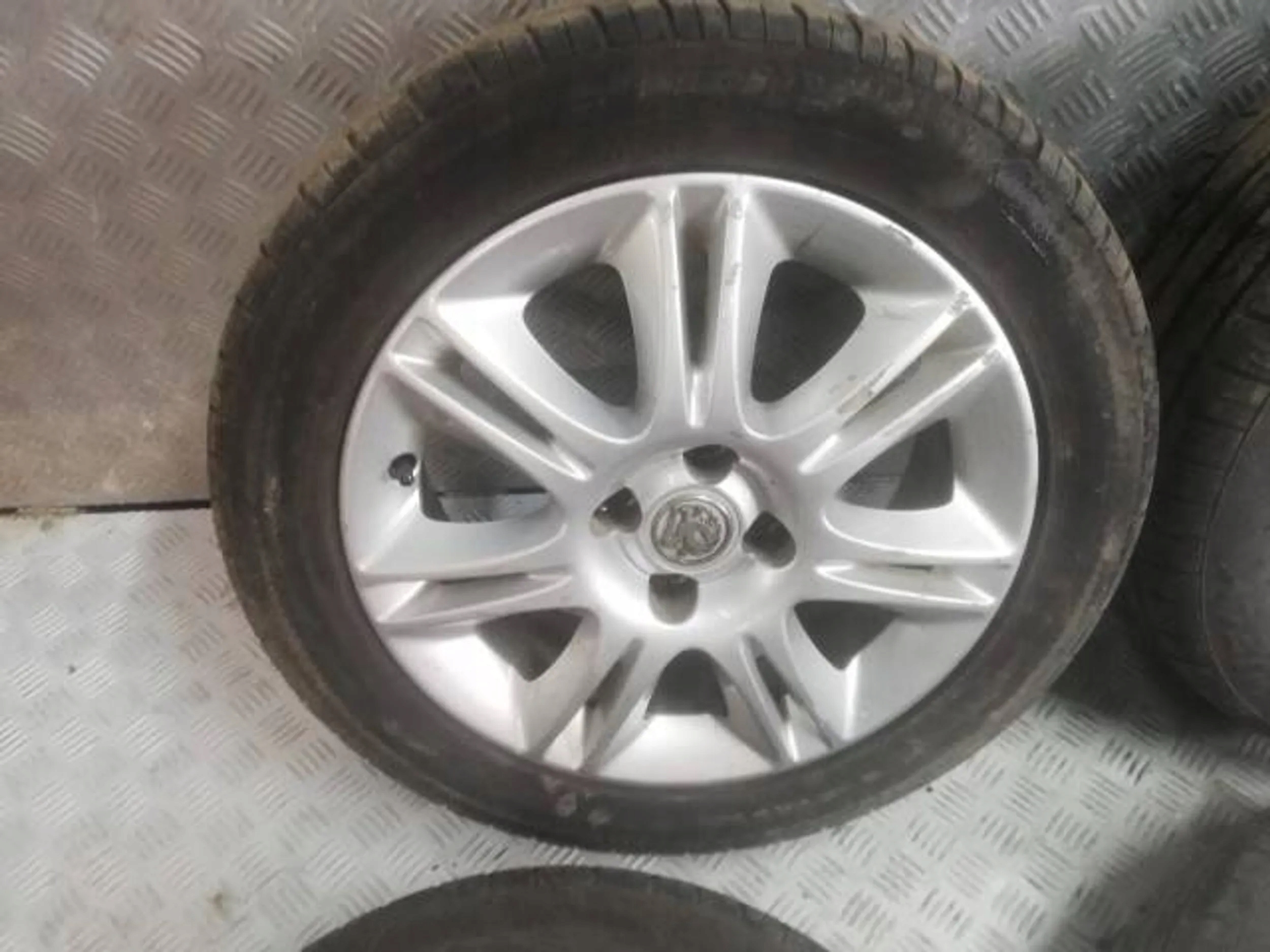 OPEL CORSA D FELGI ALUMINIOWE R16 OPONY