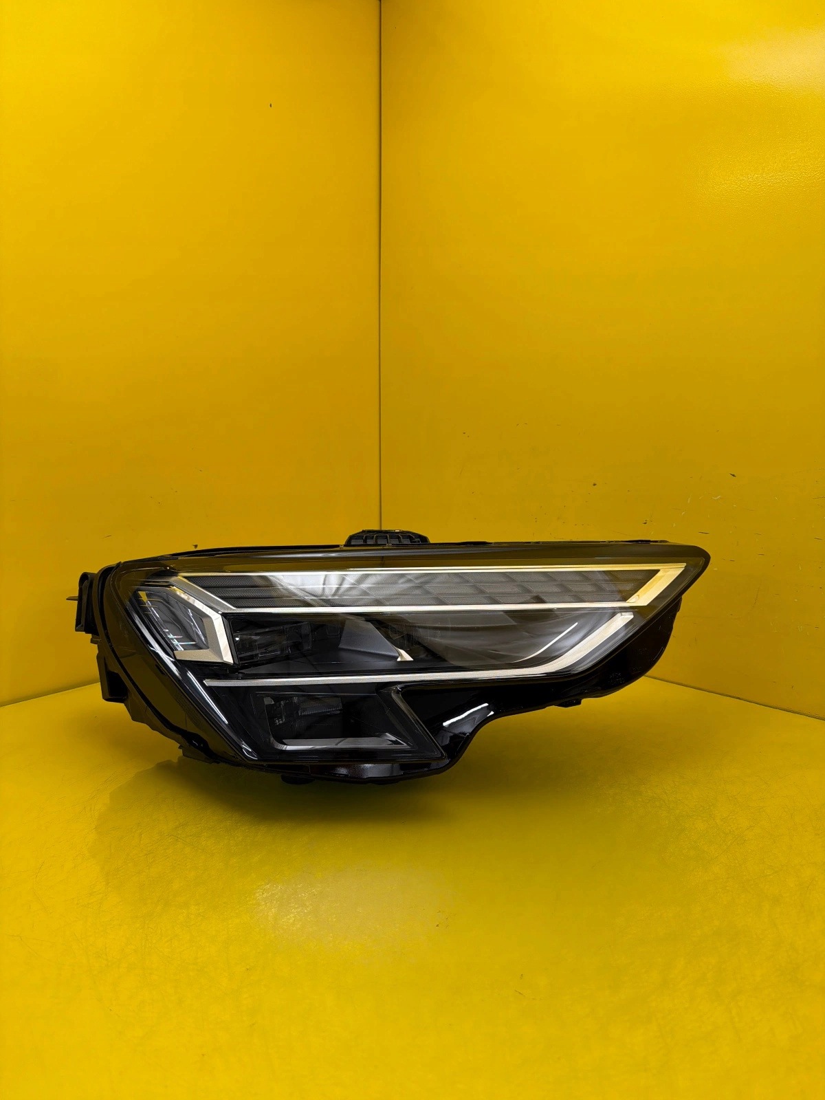 light right Audi A3 8Y Lift 2024- Matrix 8Y0941036H