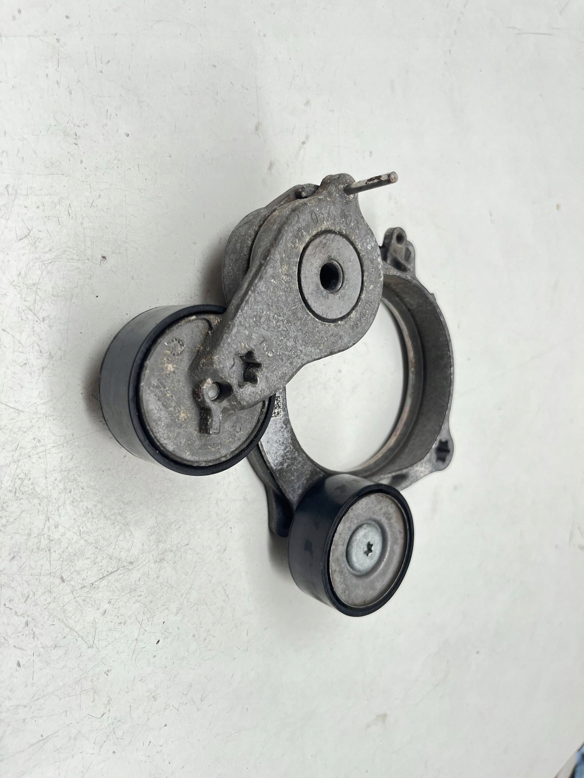 Audi Q7 Spanner Riemenspanner Spannelement 057903133AJ 3.0 TDI !J