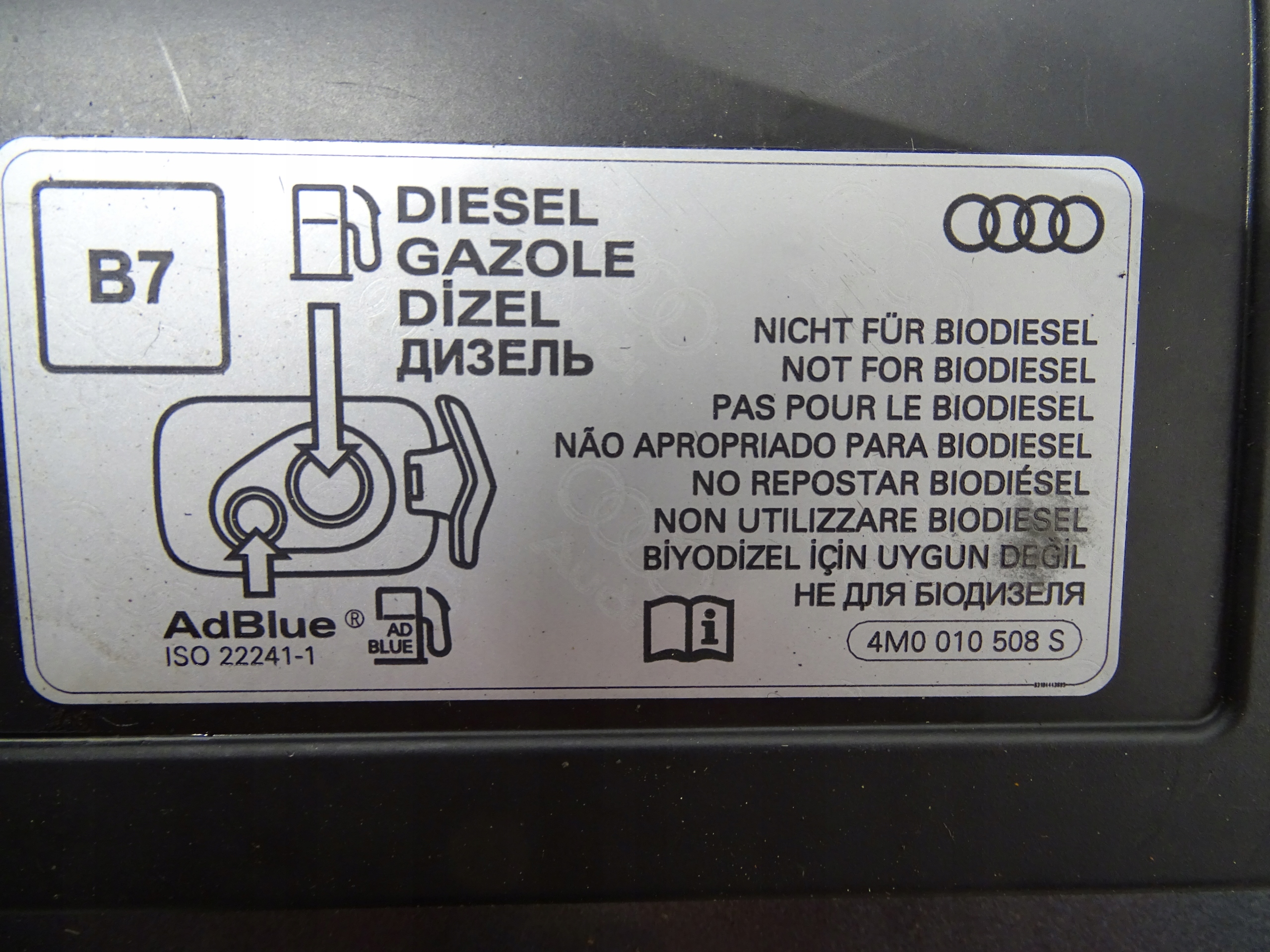 Volet trappe carburant Carburant AUDI Q7 Q8 4M0010508S