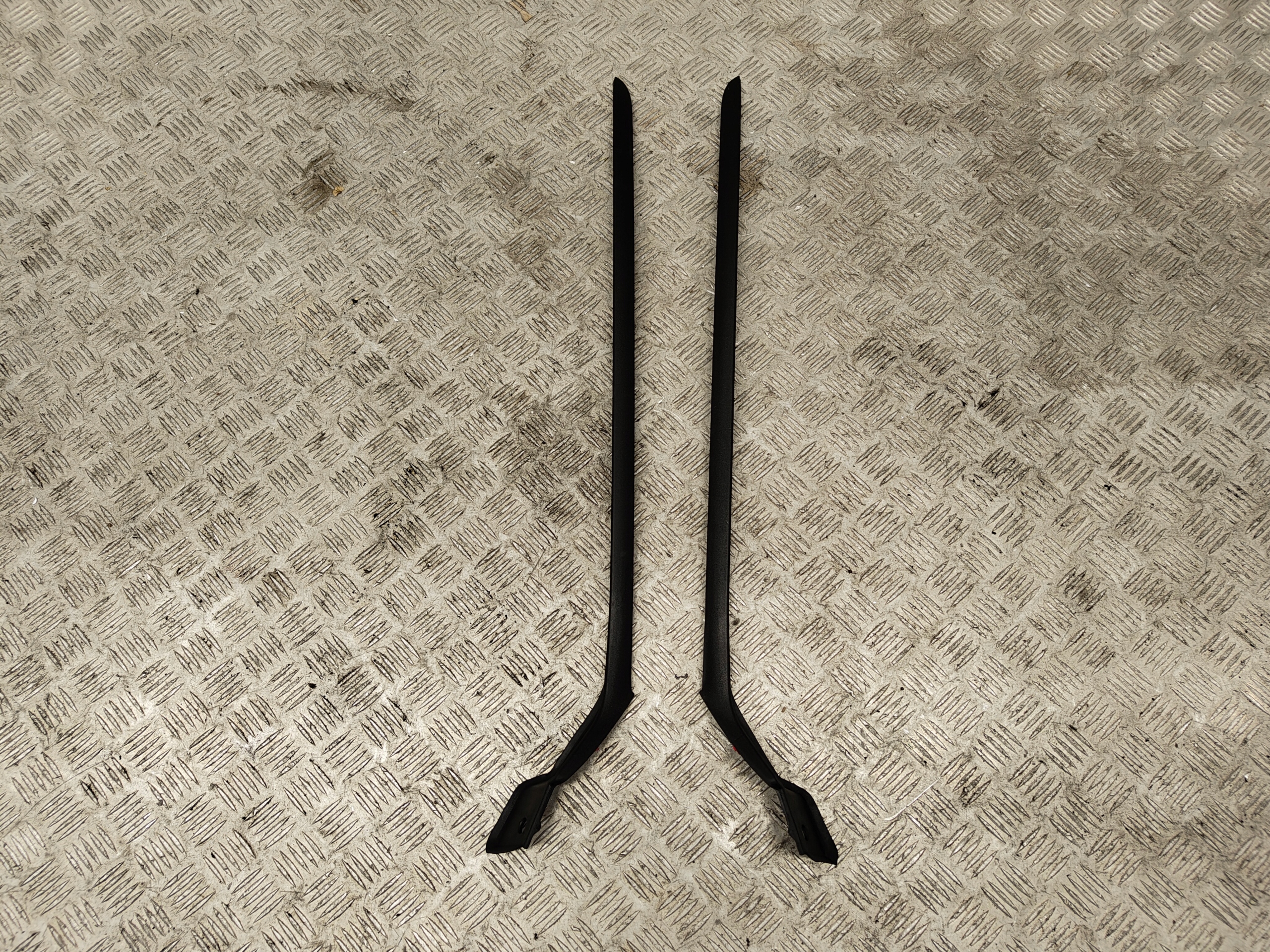MASERATI GRECALE gasket windows door PRZEDNICH right left