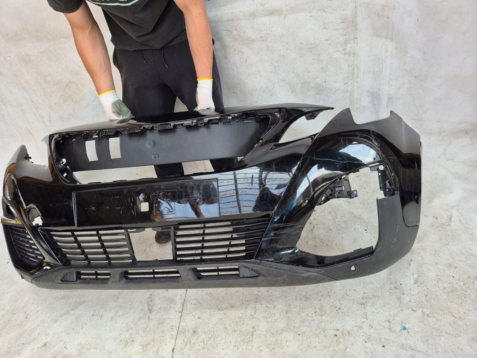 PEUGEOT 3008 II 16- bumper front front 6XPDC FULL LED 9815499077