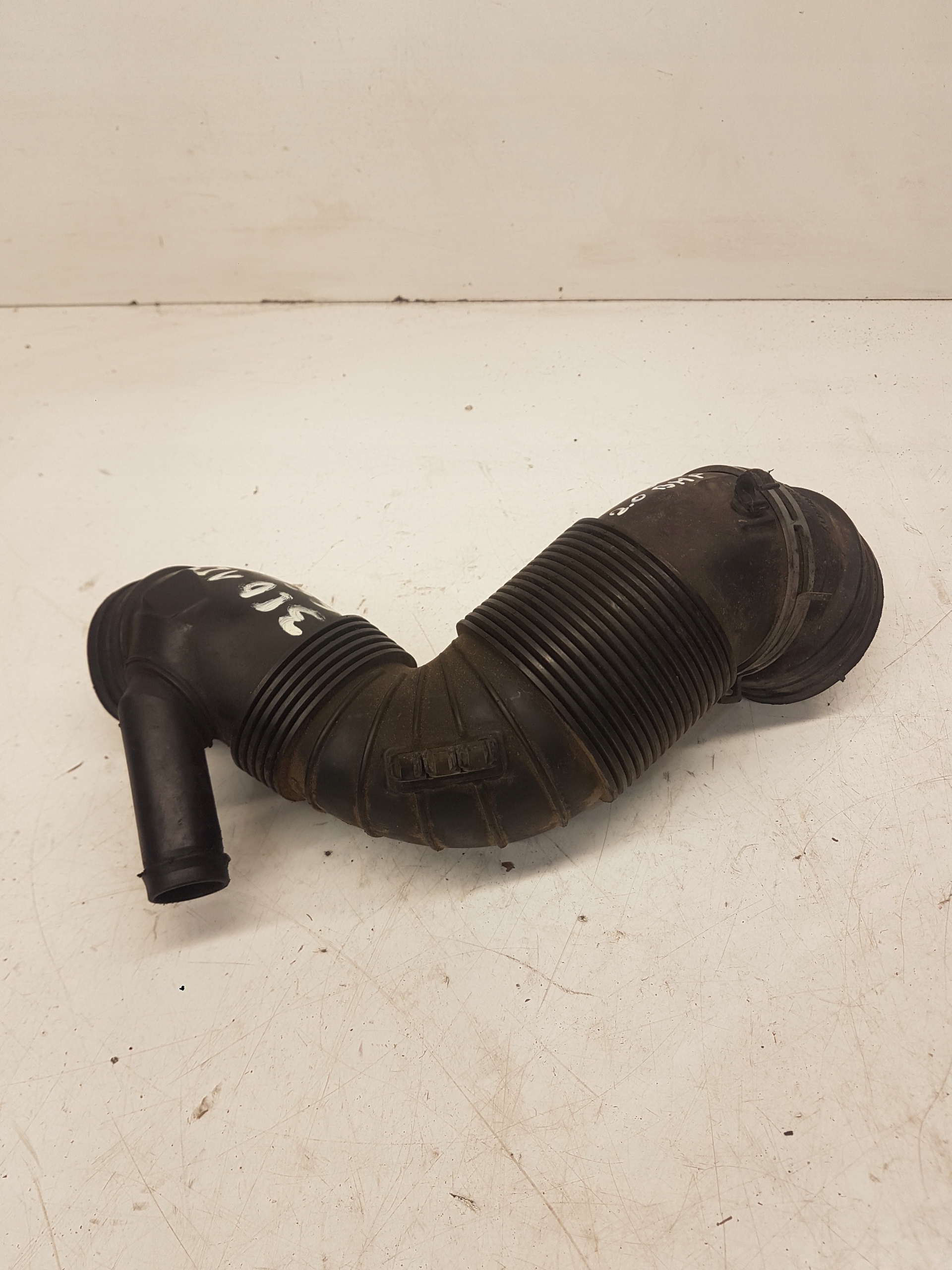 pipe hose air AUDI VW 3C0129654K