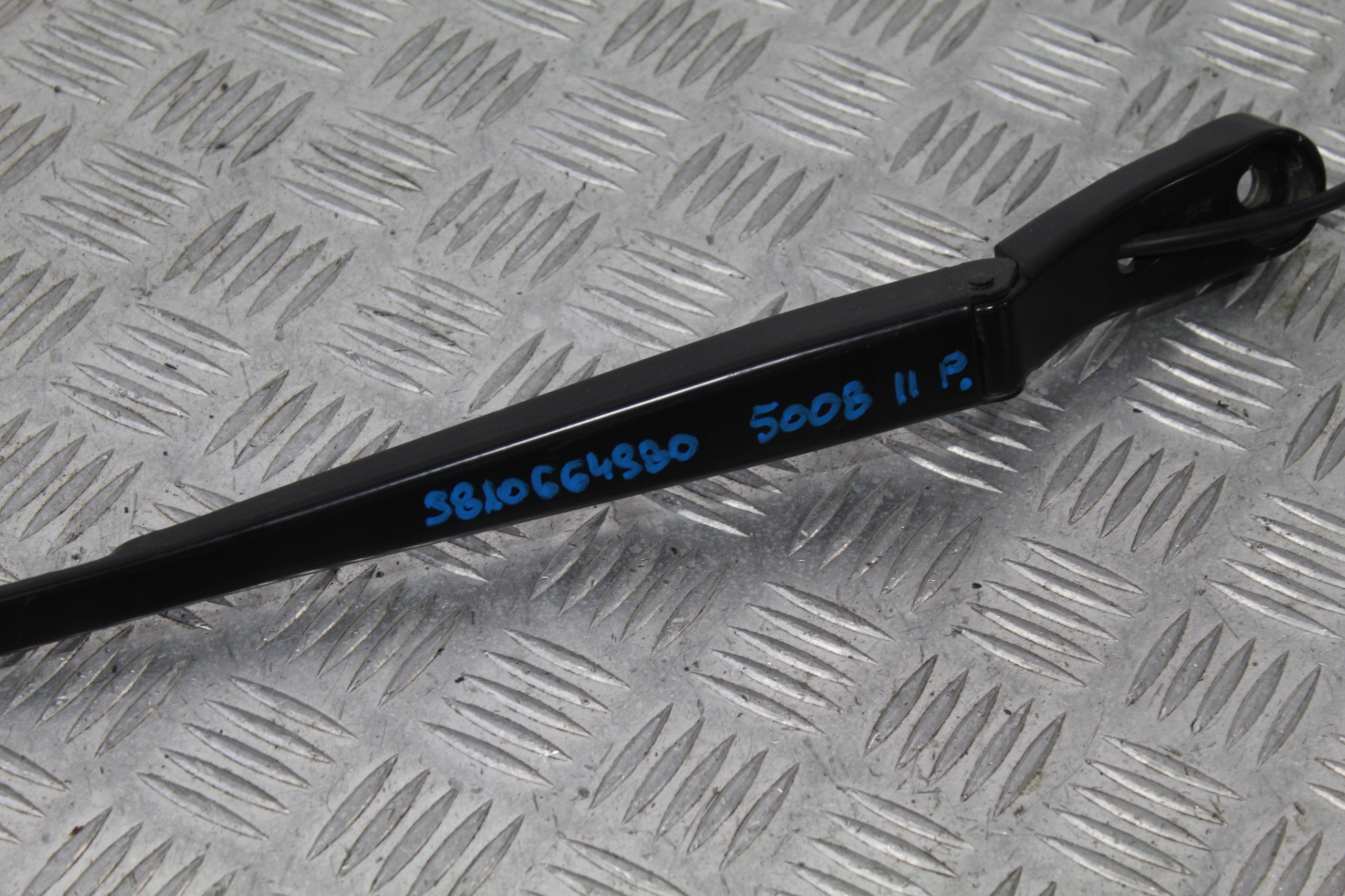 wiper arm right PEUGEOT 5008 II 2