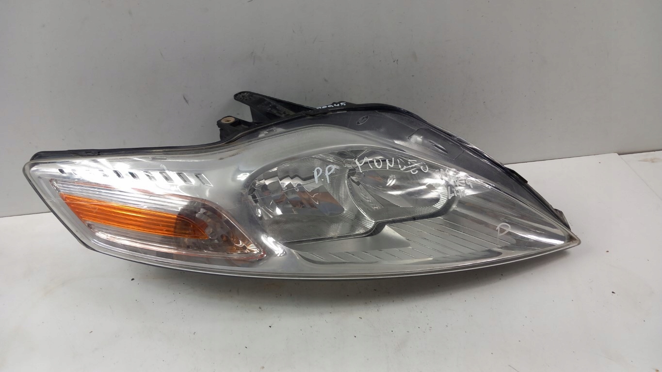 FORD MONDEO Mk4 ФАРА ПЕРЕД ПРАВА