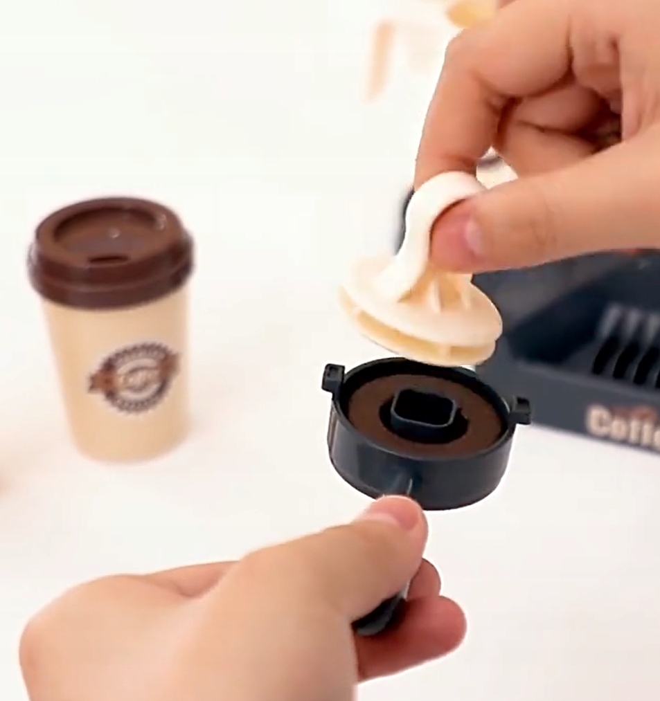 ZABAWKOWY EKSPRES DO KAWY NA WODĘ DLA DZIECI CUKIERNIA KAWIARNIA DŹWIĘK Szerokość produktu 37 cm