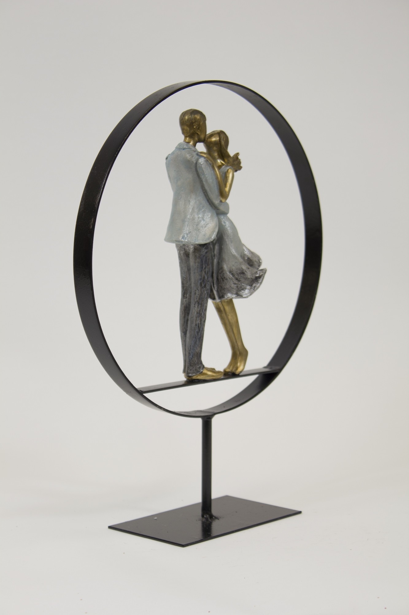 FIGURKA PARA ZAKOCHANYCH PREZENT NA ŚLUB ROCZNICA Wysokość produktu 33 cm