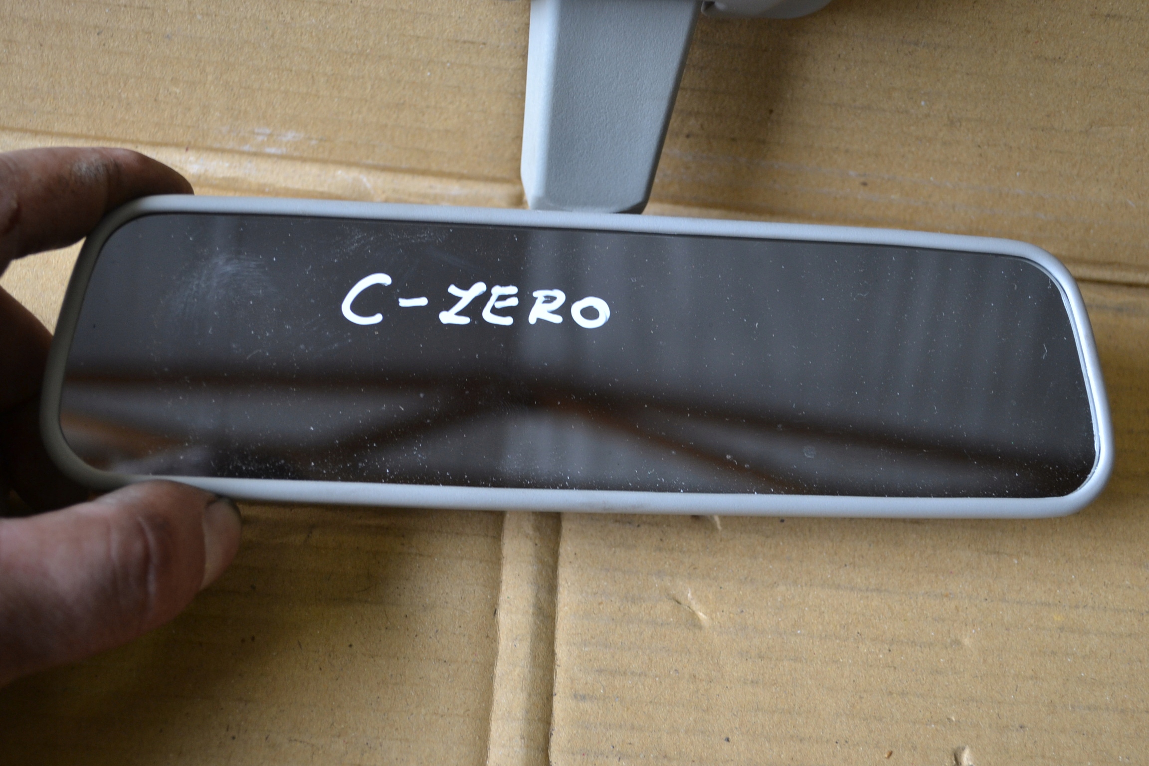 und-miev ion c-zero Spiegel innen