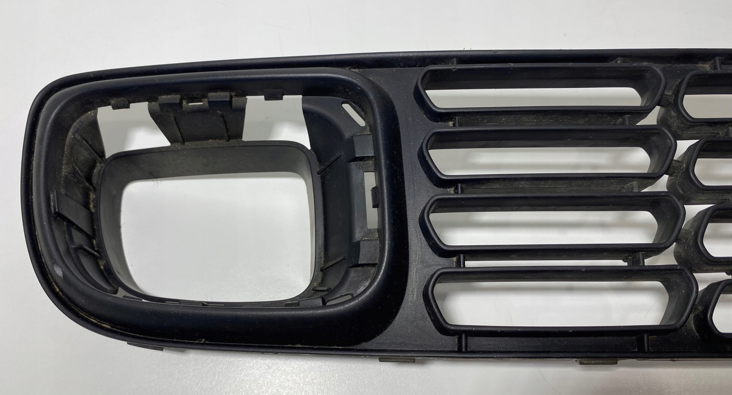 KRATKA ZDERZAKA MINI COOPER R60 9802061 Installation side Front