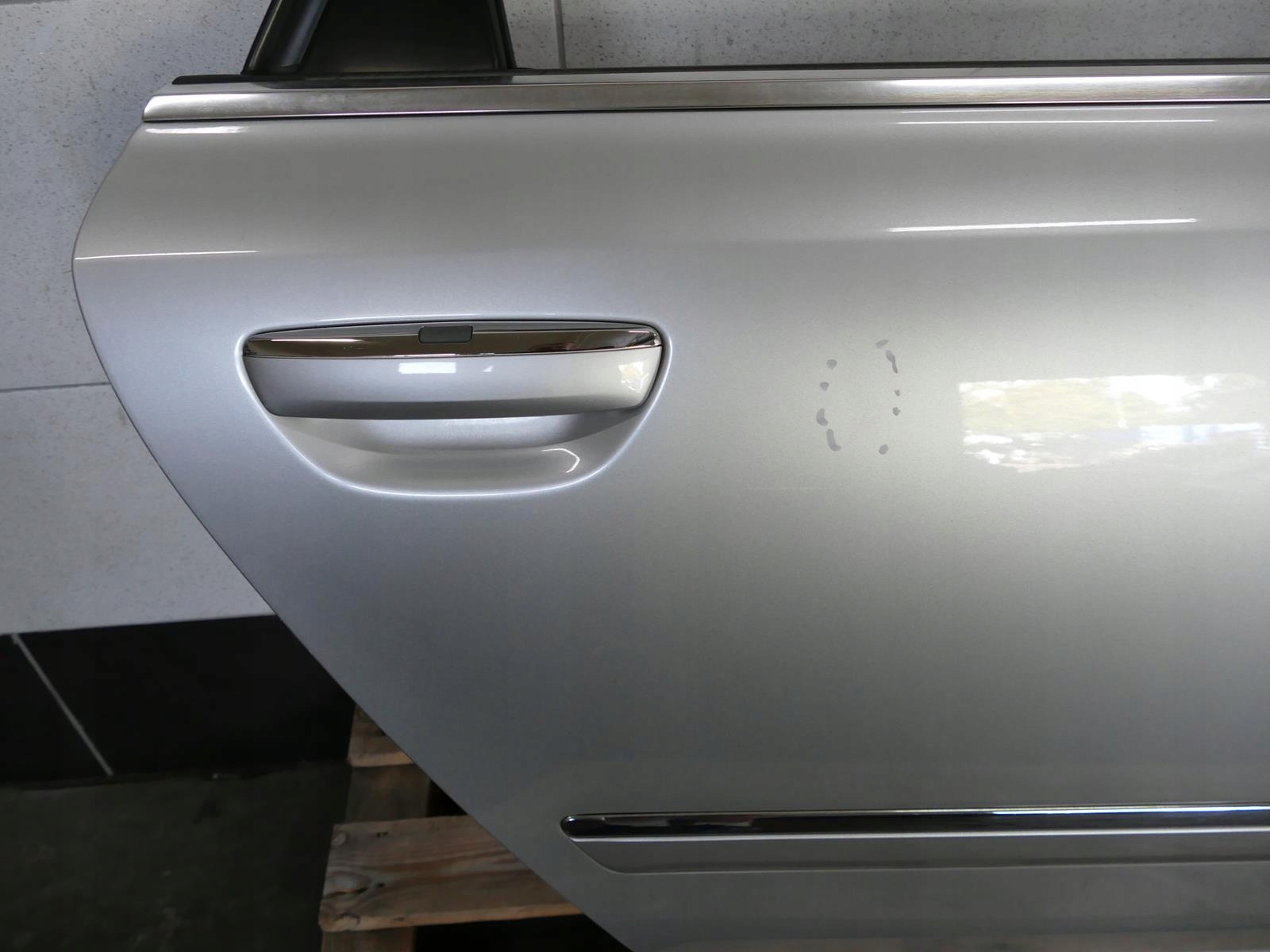 AUDI A8 D3 und LIFT Tür rechts heck hinten LY7W