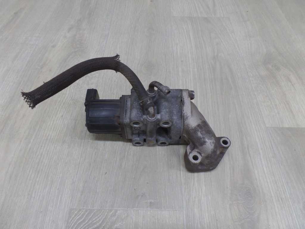 ME228662 - MITSUBISHI CANTER FUSO 7C18 4.9 DID 4M50 КЛАПАН РЕЦИРКУЛЯЦИИ ОТРАБОТАВШИХ ГАЗОВ