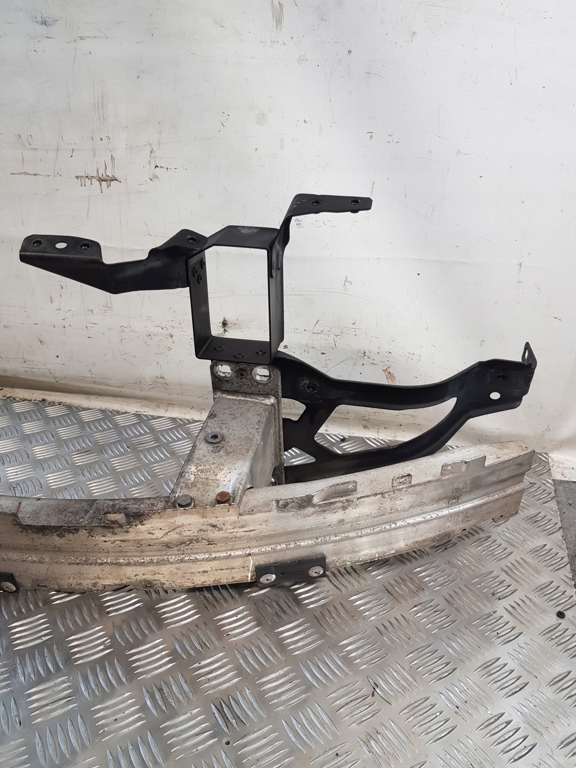 bumper support front 7148586 BMW E60 sedan 06R