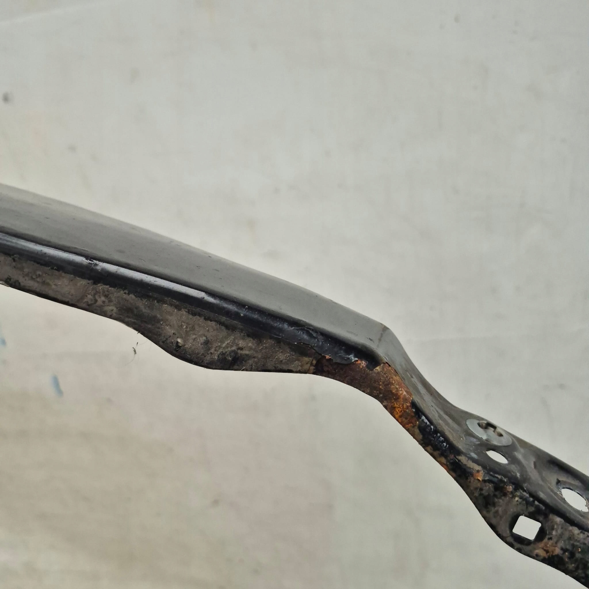 VOLVO XC60 and 1 08-17 fender front front left