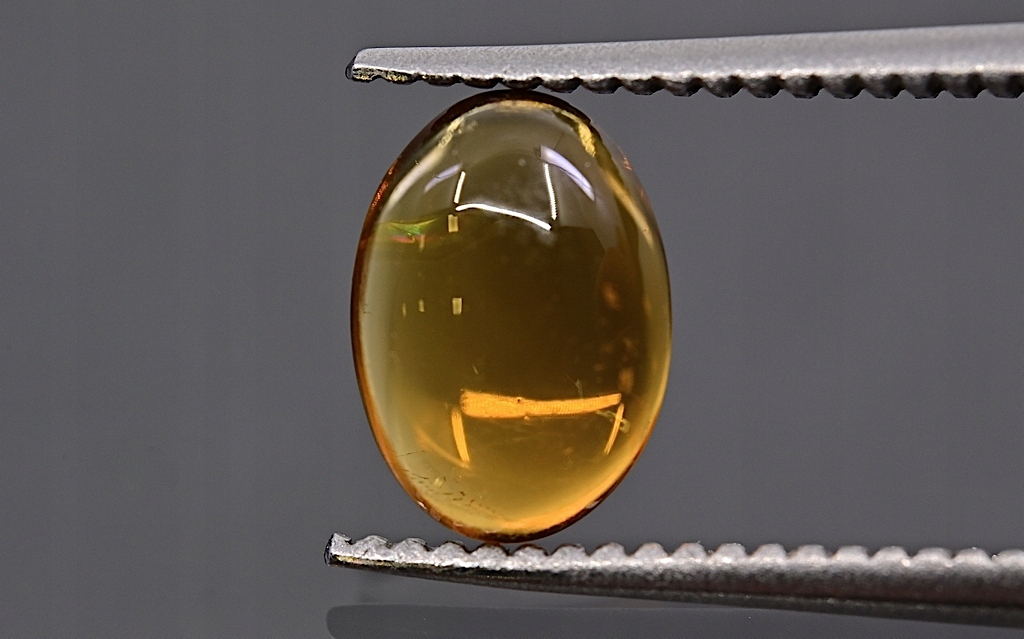 Turmalín kabošon ovál 7,2x5 mm