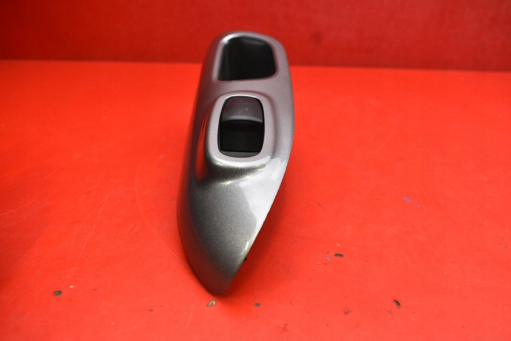 switch lifting windows left rear part 829611KA0A NISSAN JUKE 10-19