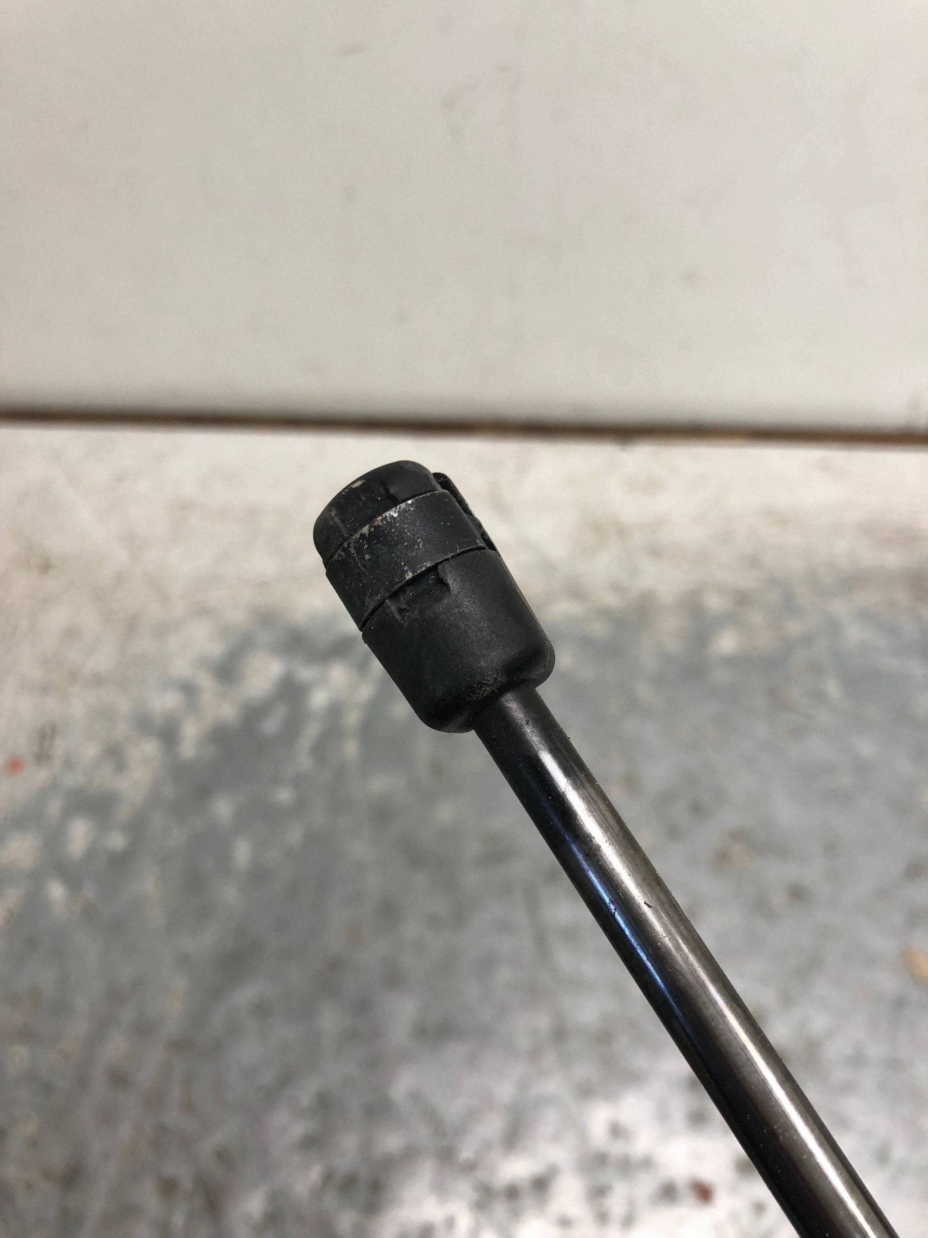 damper bonnets MERCEDES W212 A2048800029
