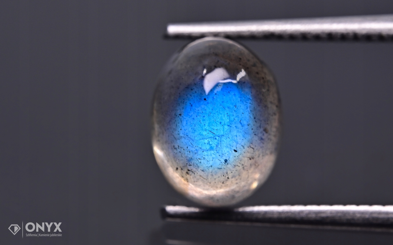 Labradorit kabošon A ovál 8x6 mm