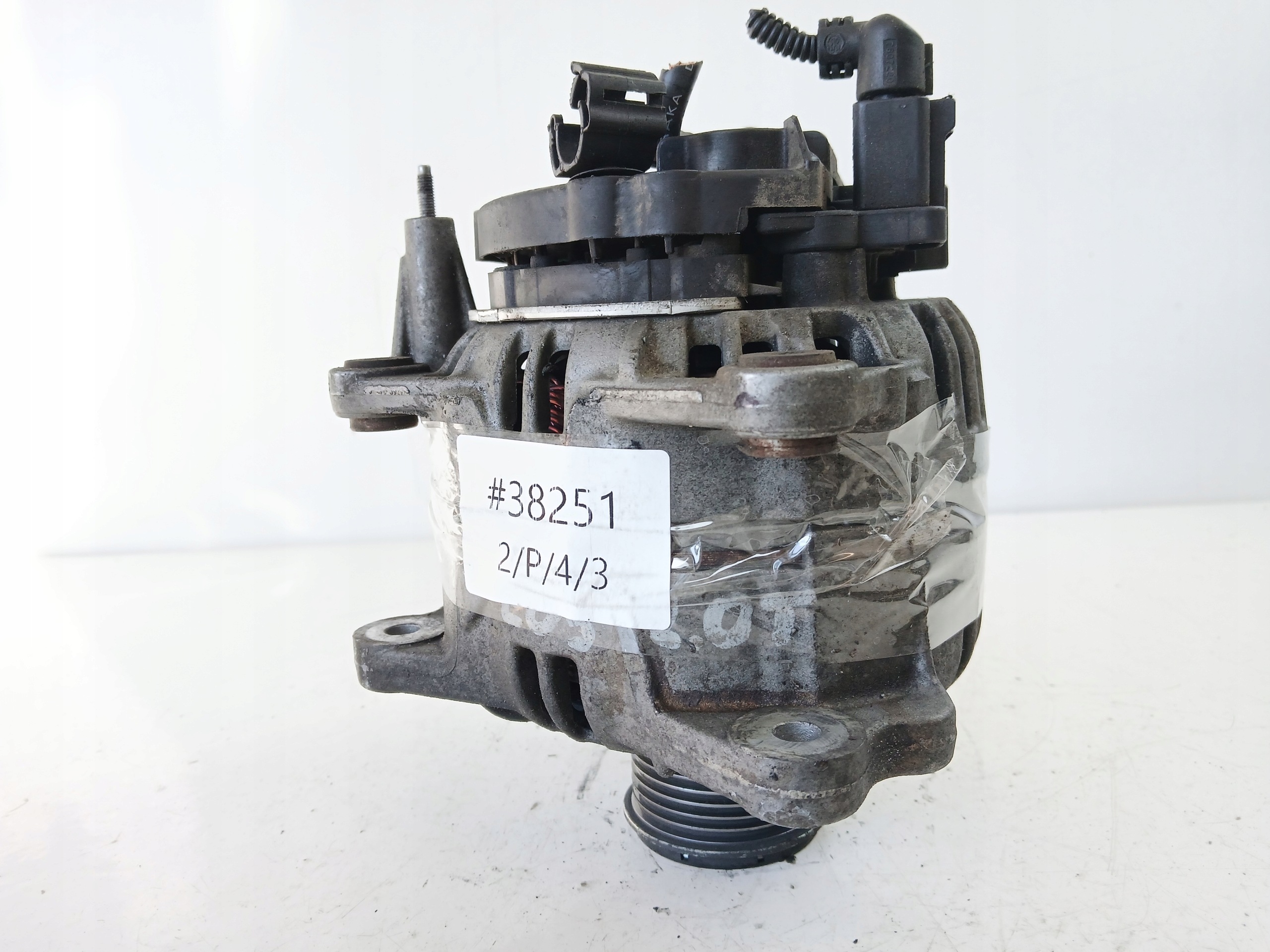 VW PASSAT B6 A3 8P GOLF V 2.0 TDI ALTERNATOR 06F903023F 140A