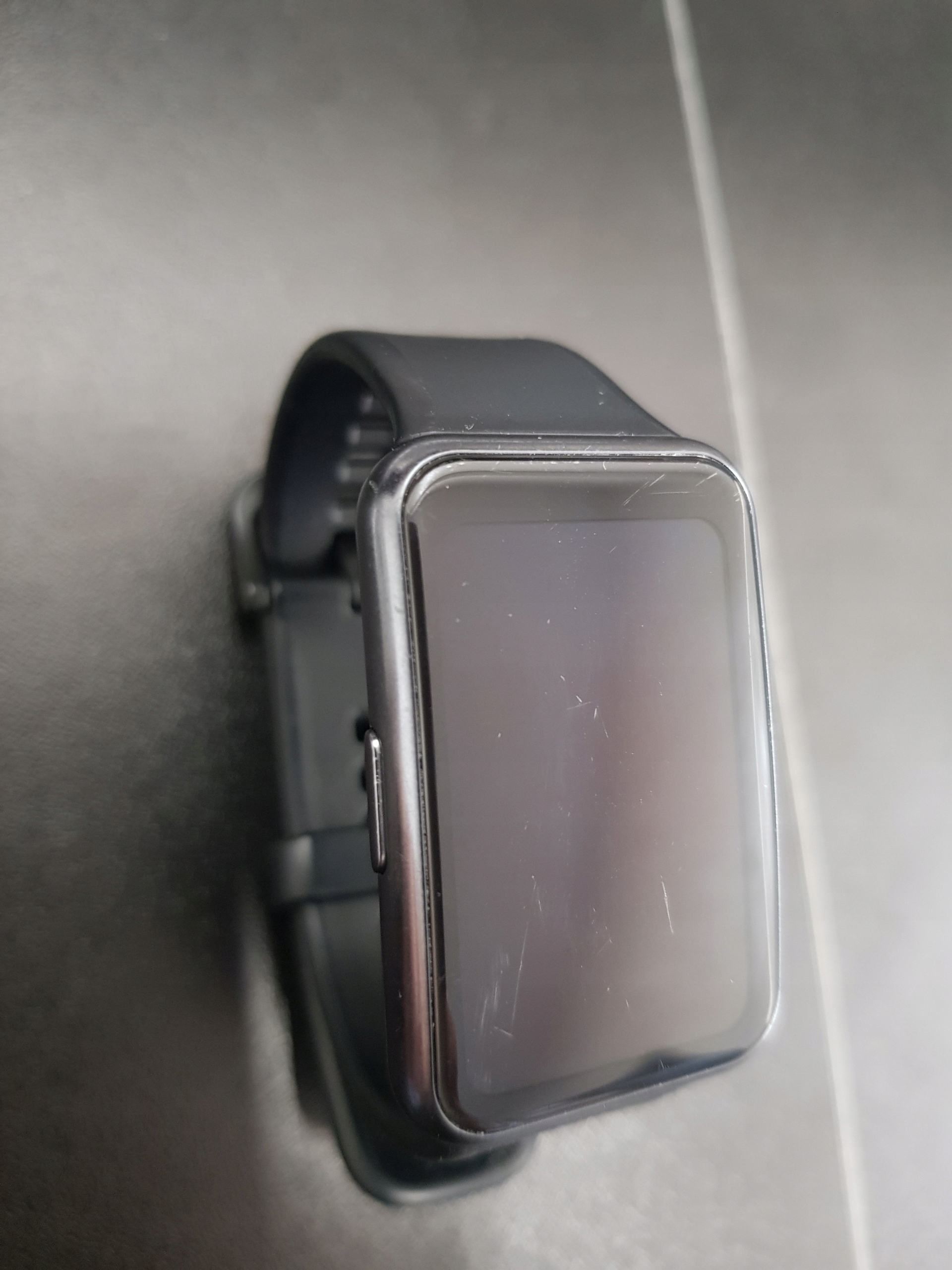 Smartband HUAWEI Watch Fit czarny Kolor czarny