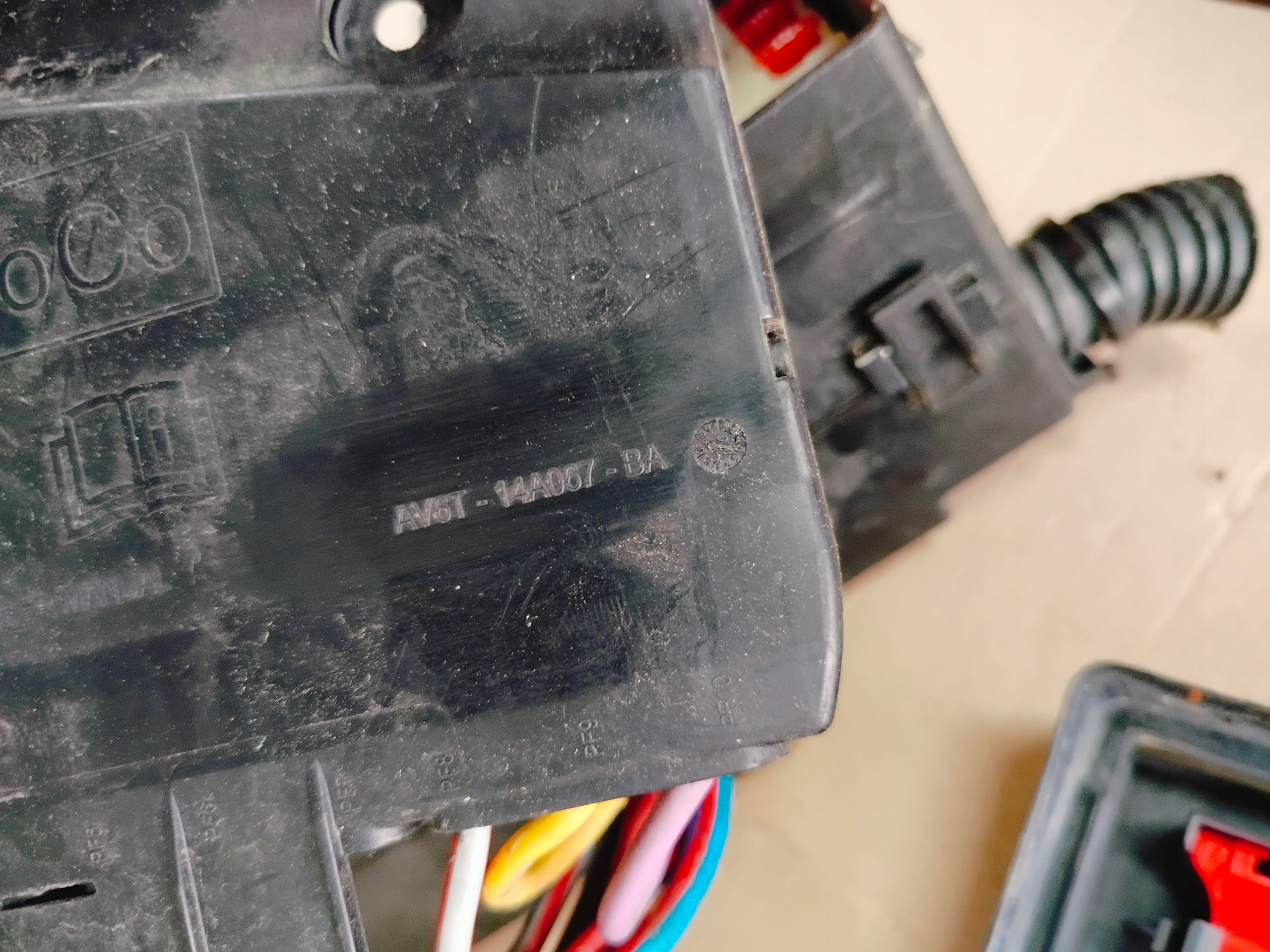 FORD C-MAX MK2 FOCUS MK3 1,6 TDCI Module fusibles AV6T14K733 BCC