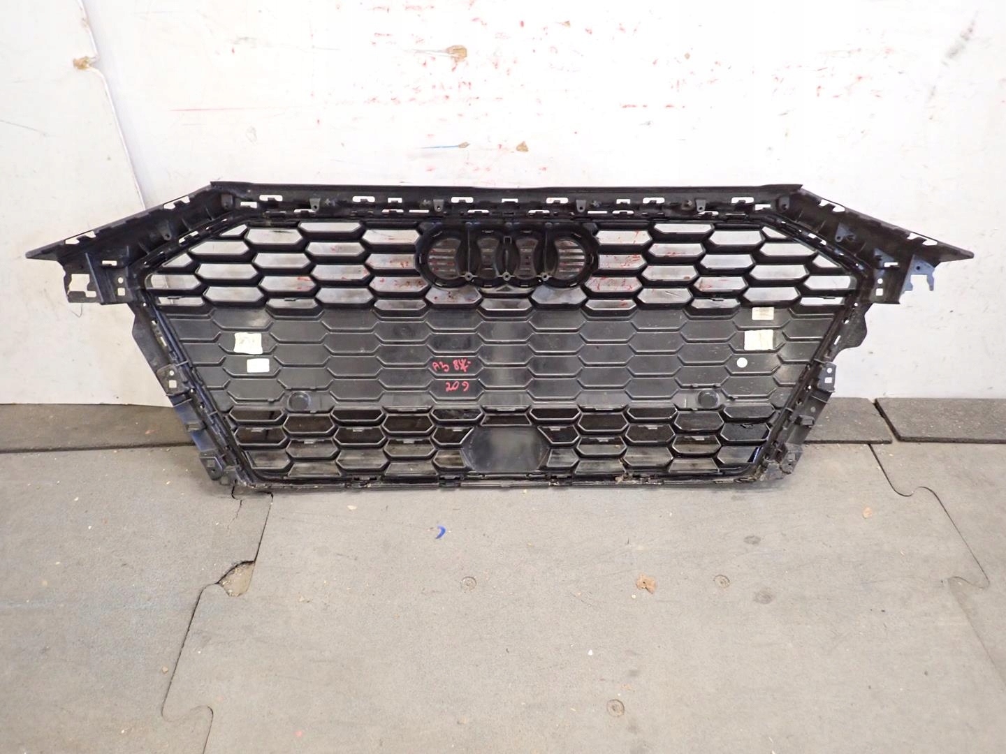 grille AUDI A3 2020- 8Y0853651B