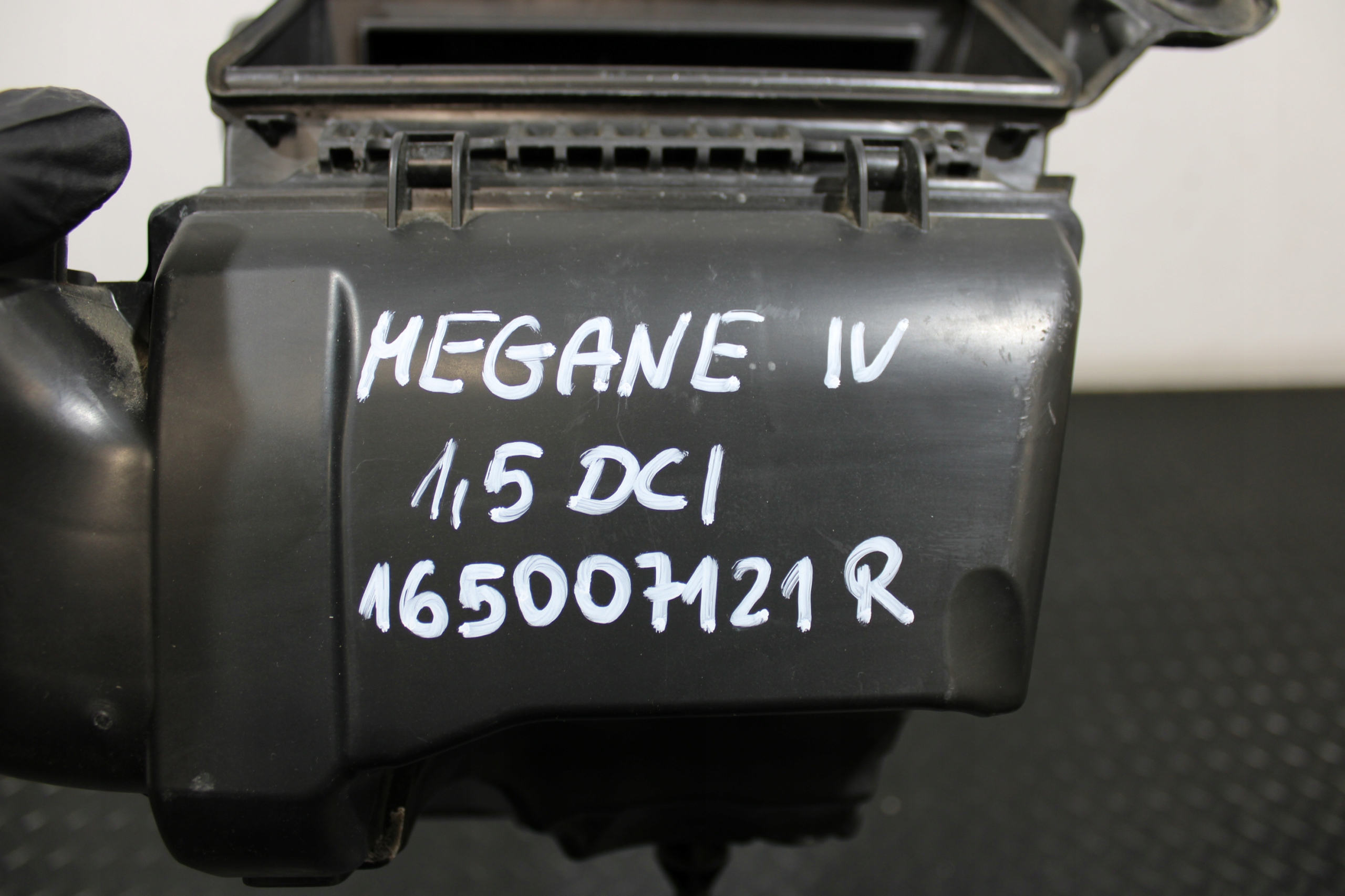 OBUDOWAA filter luft RENAULT MEGANE IV 4 KOMBI 165007121R