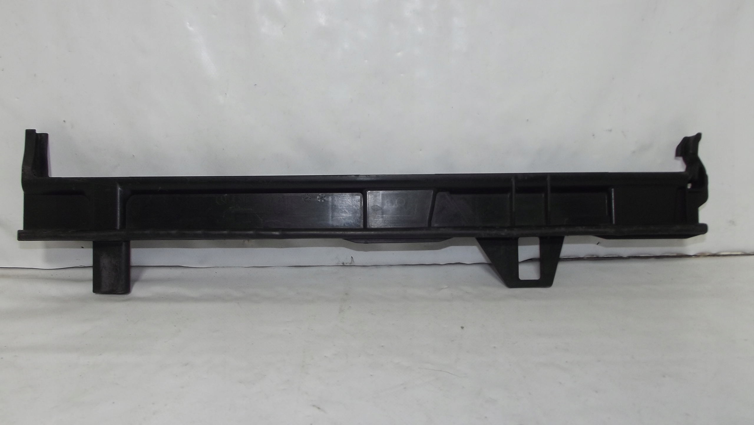 Mercedes B klasa W246 support holder radiator left A2465011720