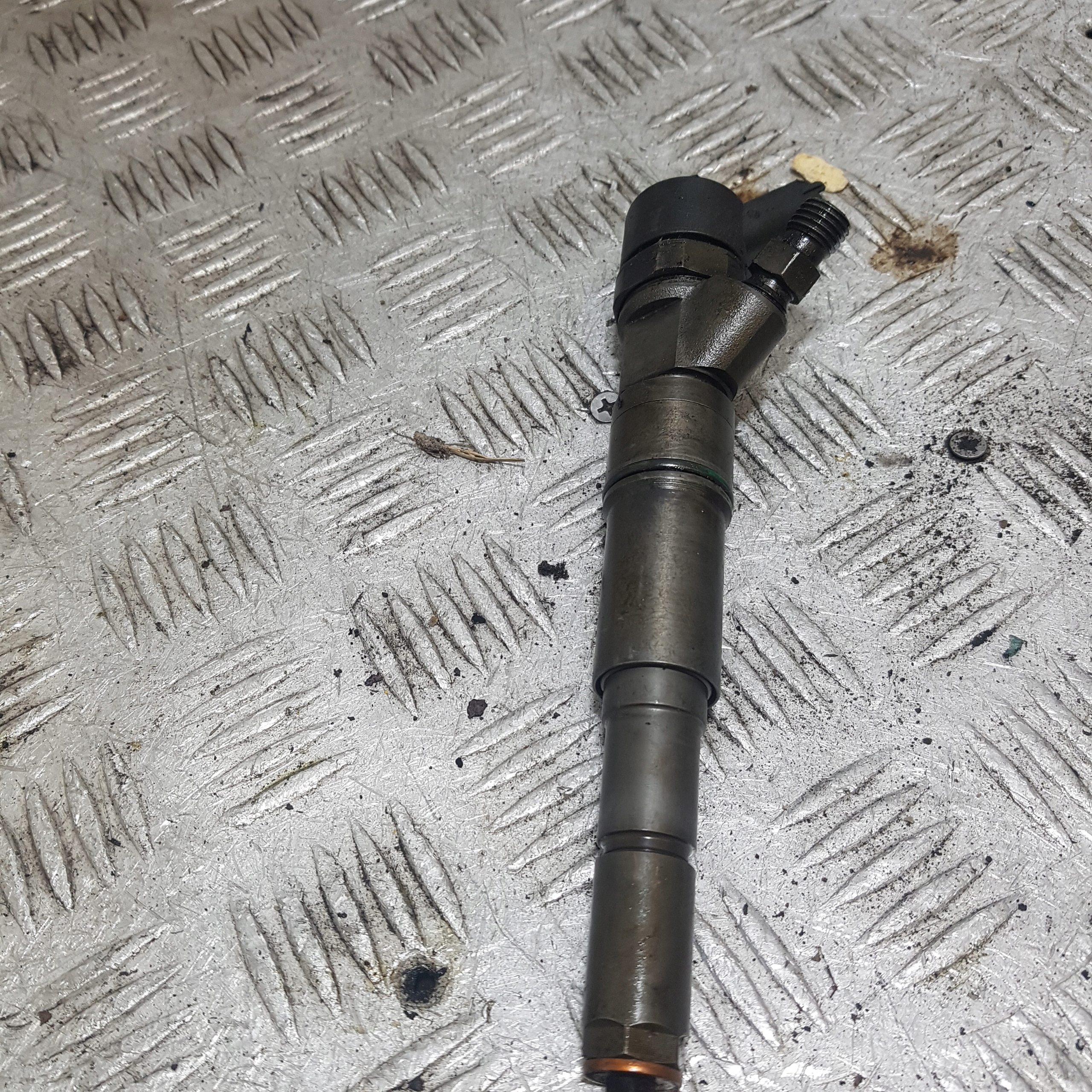 triska vstřikovač BMW E39 044511048