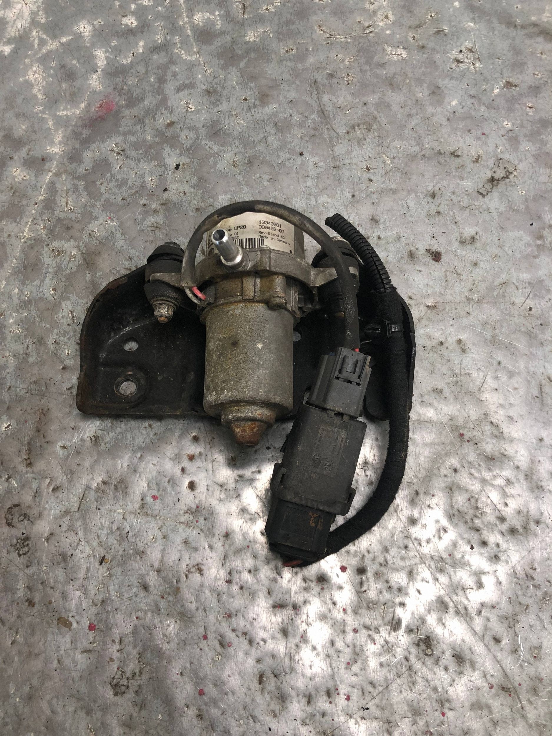 pompe à vide VACUM OPEL ASTRA J 13343961