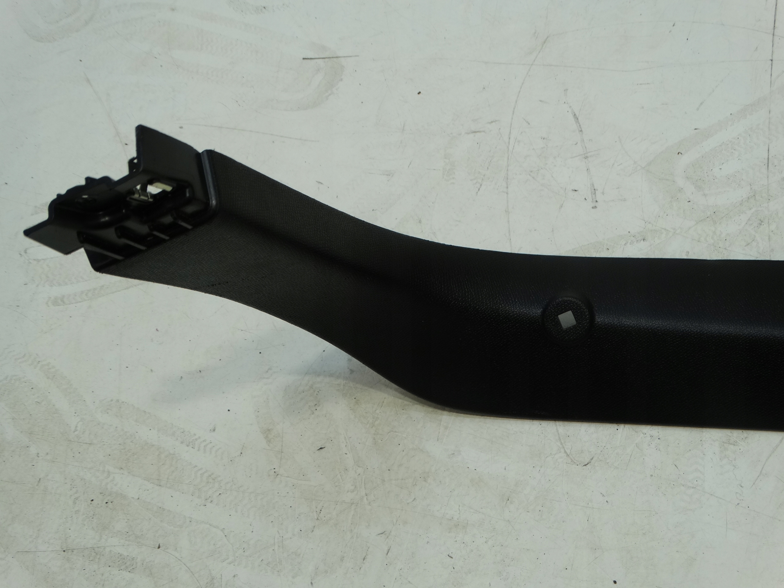 cover plastic bonnet boot right rear part CITROEN C4 III 20R.- 98333073ZD