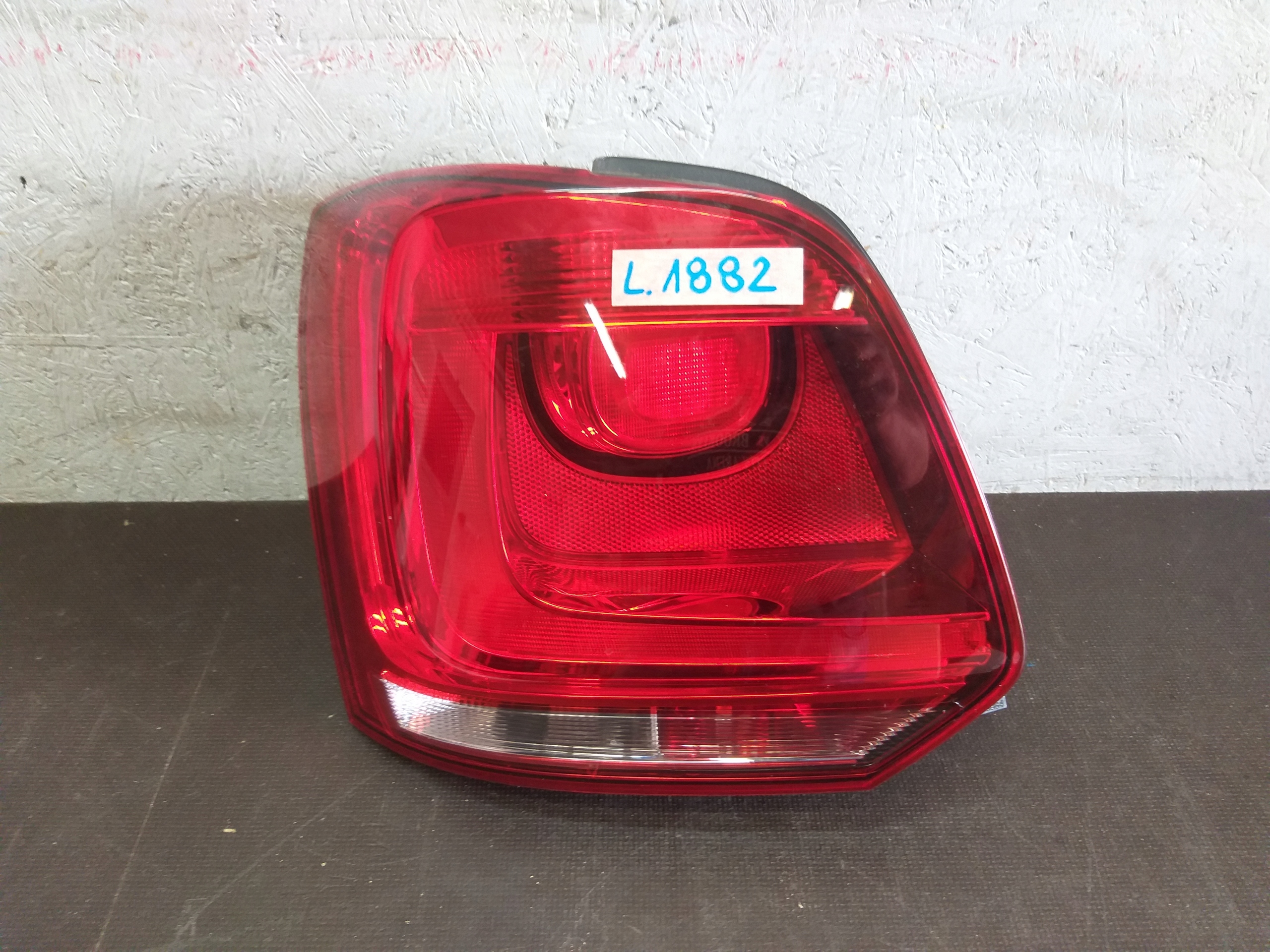 LIGHT REAR PART LEFT VW POLO 08-14 6R0945111B