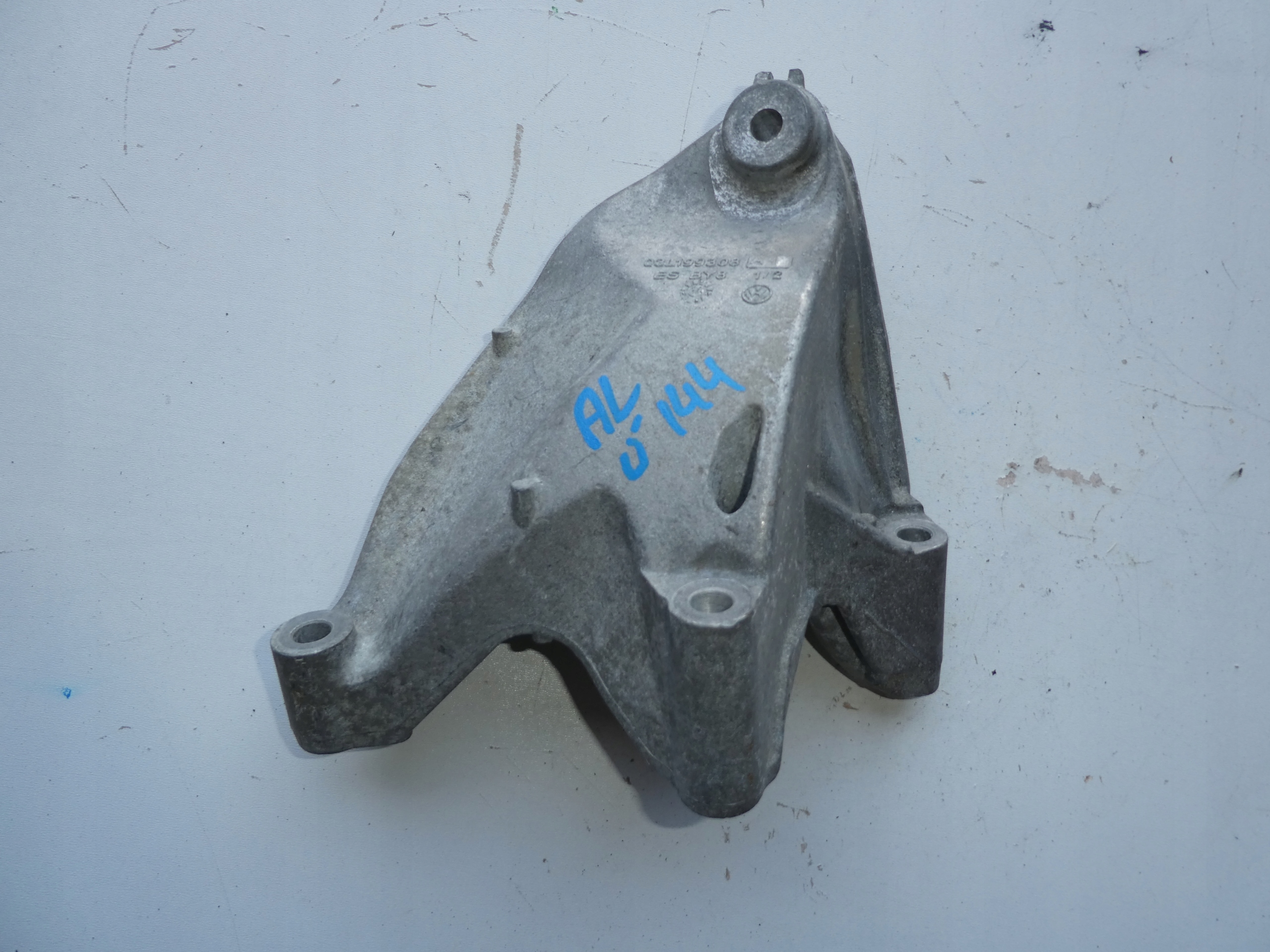 engine mount VW CRAFTER 2.0 TDI 03L199308A
