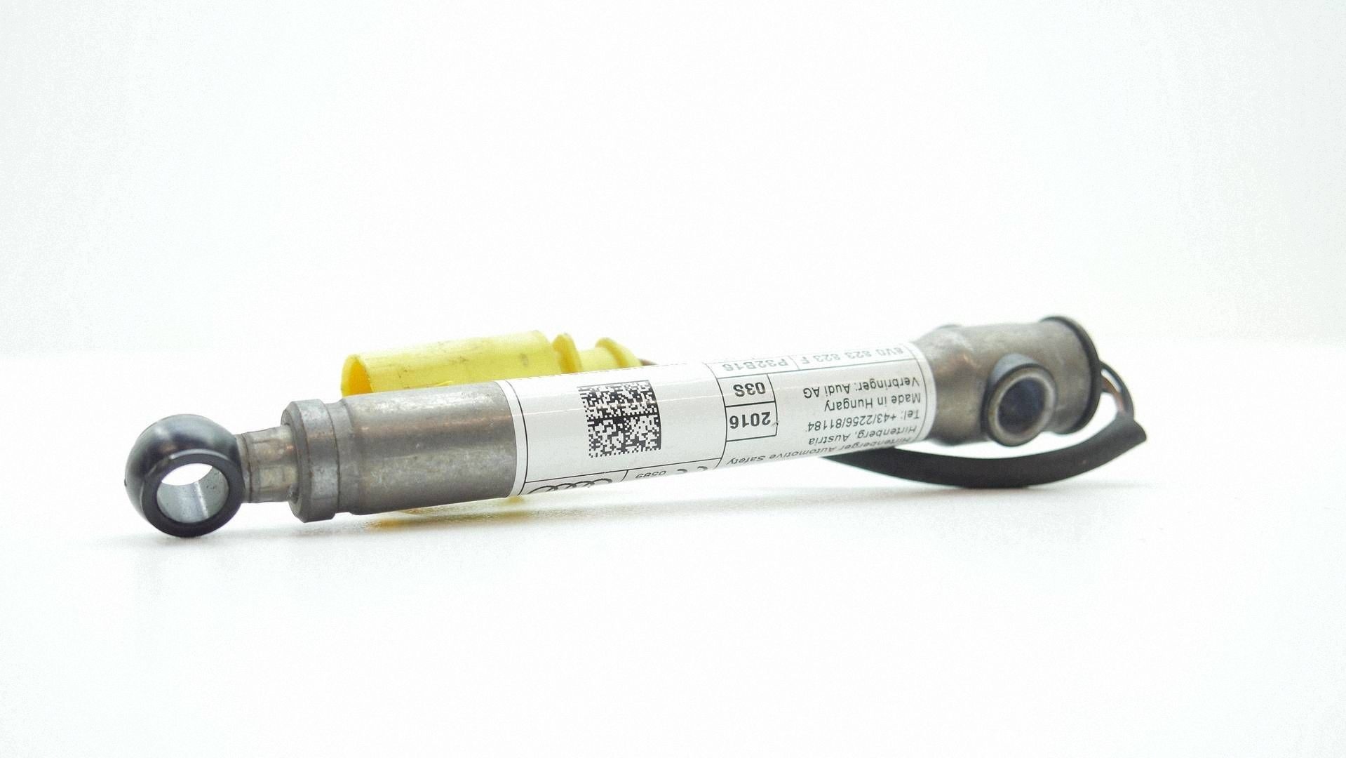 NABOJ PIROTECHNICZNY bonnets AUDI A3 8V 8V0823823F