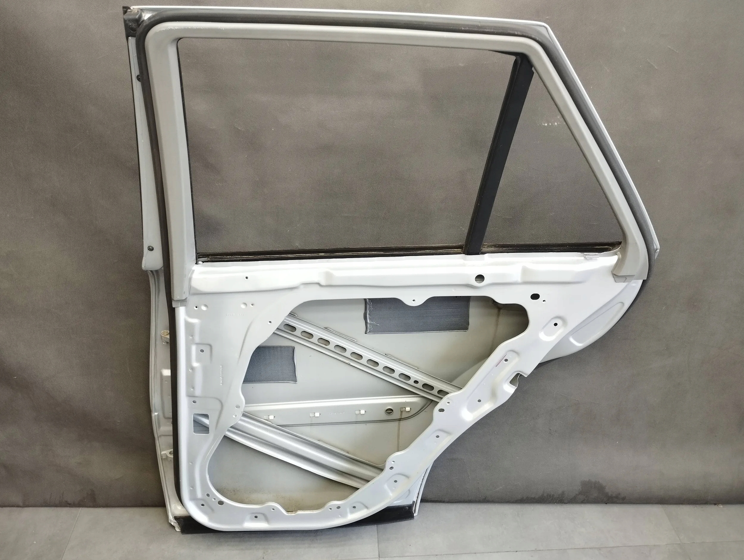 Mercedes ML W164 Tür rechts heck 775