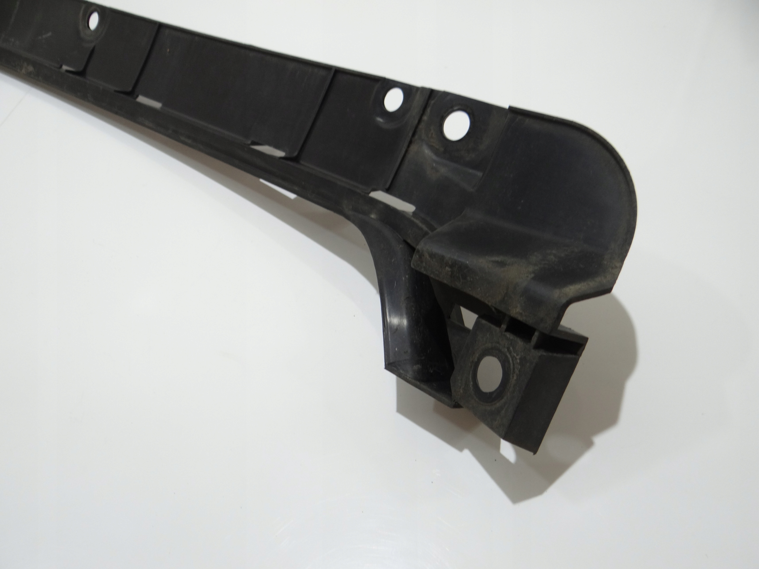 bumper bracket central rear part BMW E65 LCI 7155447