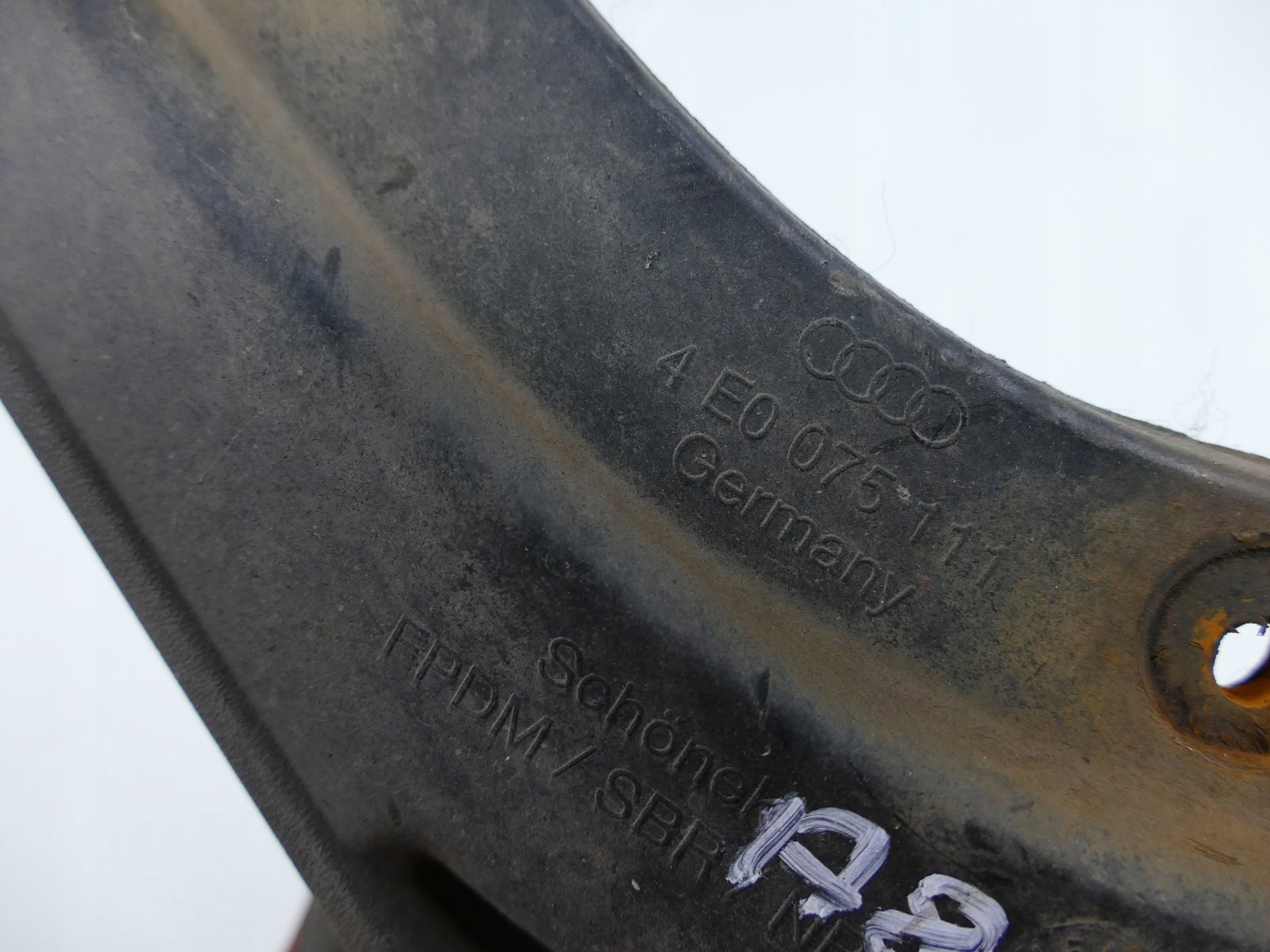 AUDI A8 D3 LIFT mudguard flap fender right front