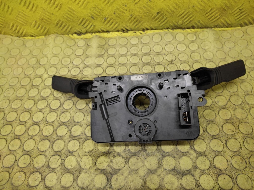 OPEL ASTRA H commande levier commodo sous volant 13198908XE