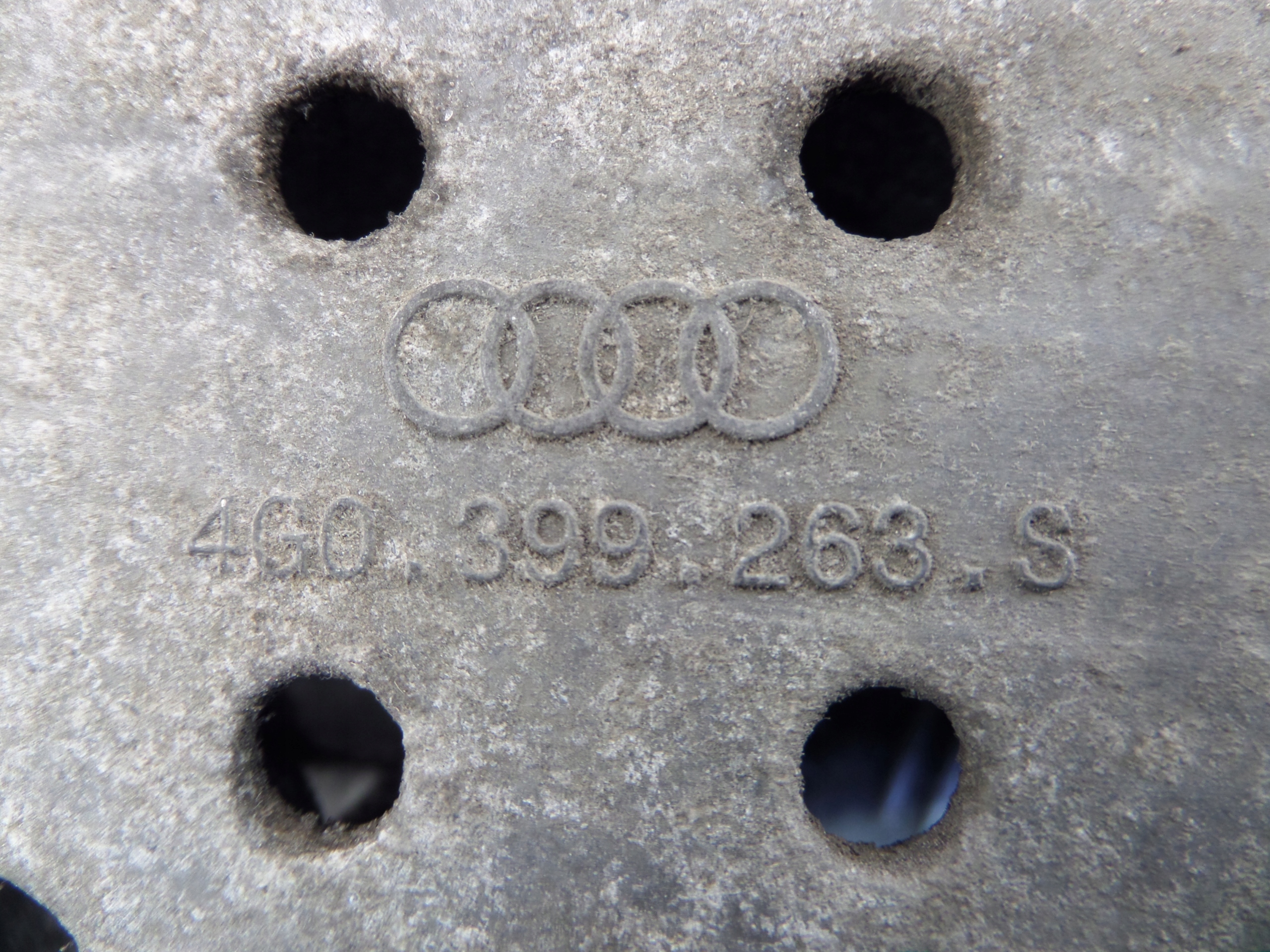 4G0399263S strebe Getriebehalter getriebe AUDI A6 C7