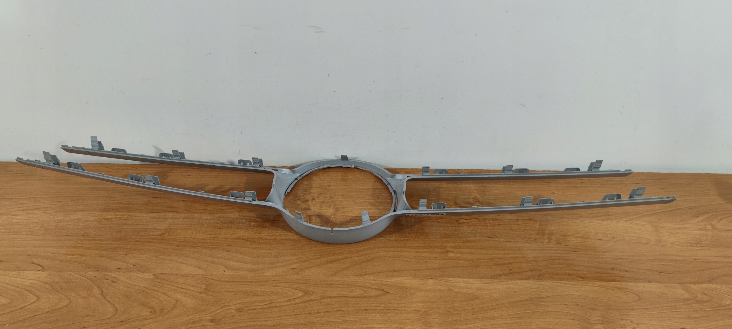 MERCEDES C-KLASA W205 front PREKLADgrill cap KORPUS