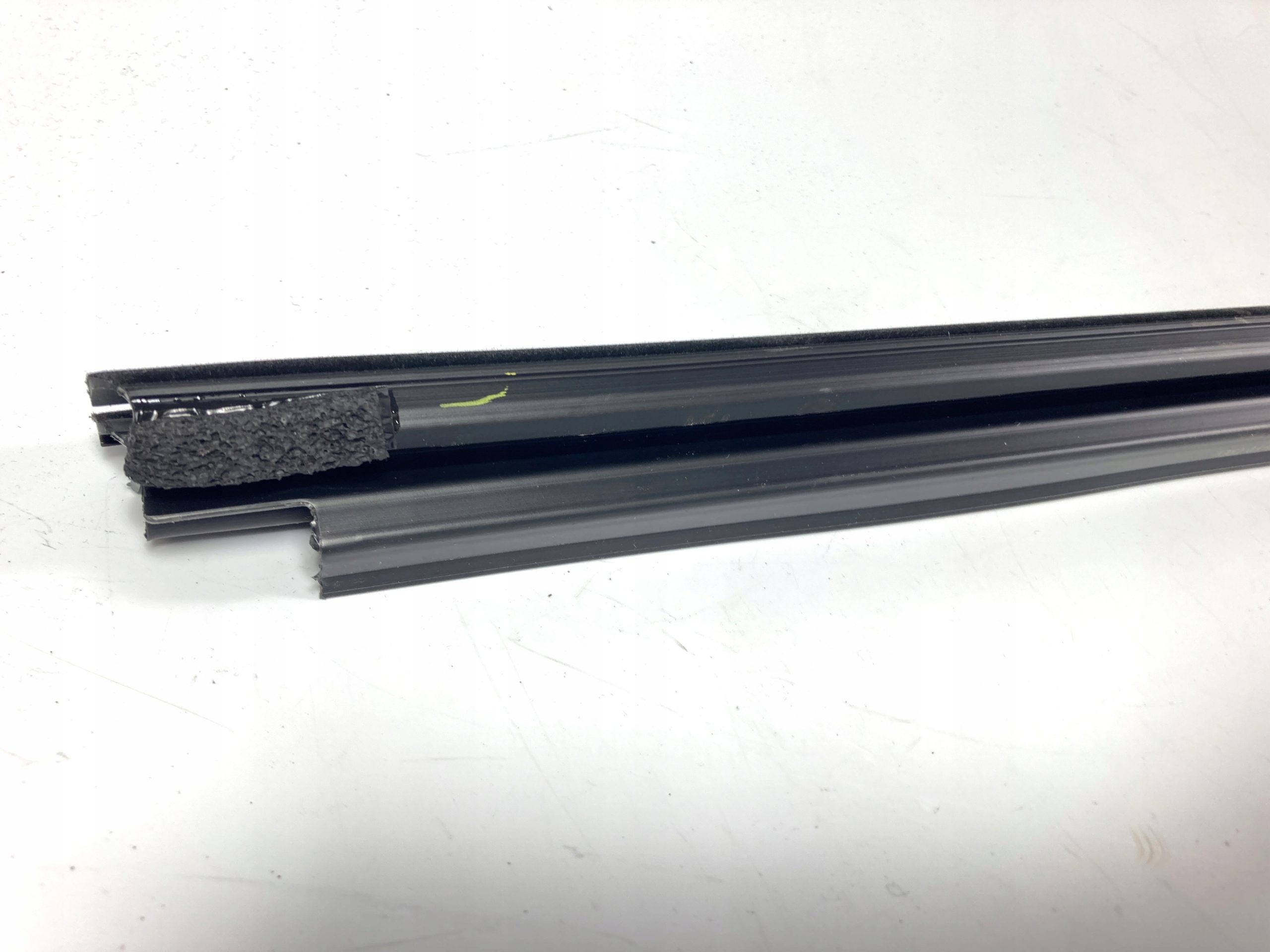 Ram 2500, 3500 gasket inner windows right front 2019-26
