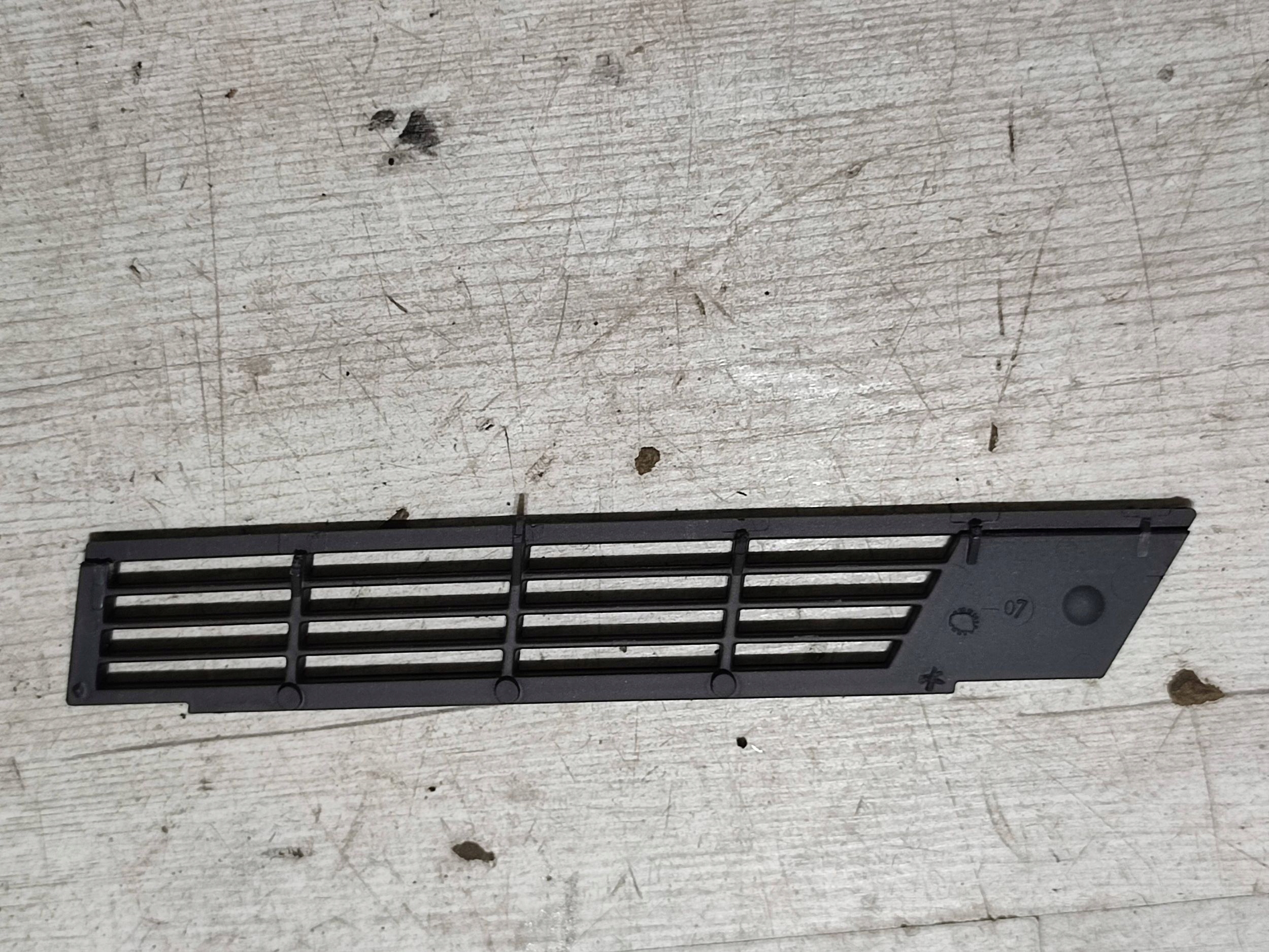 Mercedes-Benz GLK (X204) 2013 cover spoiler grid