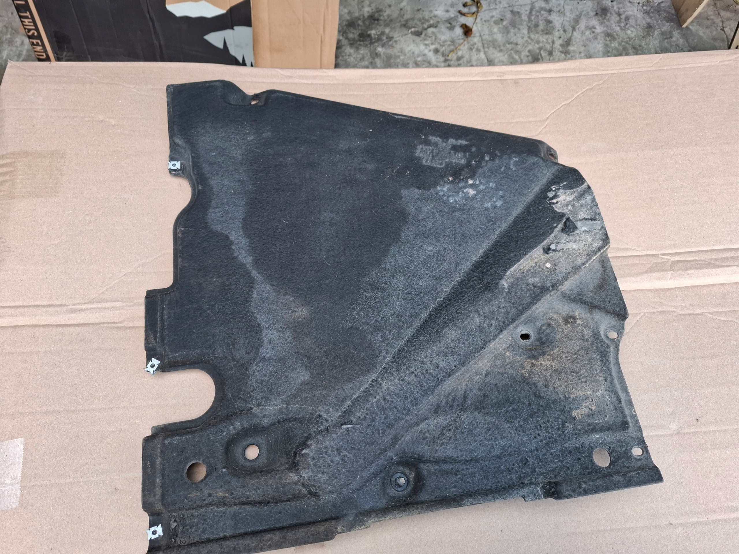 AUDI RS7 RS6 C8 23r 4K cover chassis right 4K0825216L