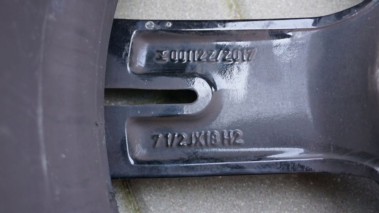 BMW 3 5 G20 G30 - disk hliníkový 18