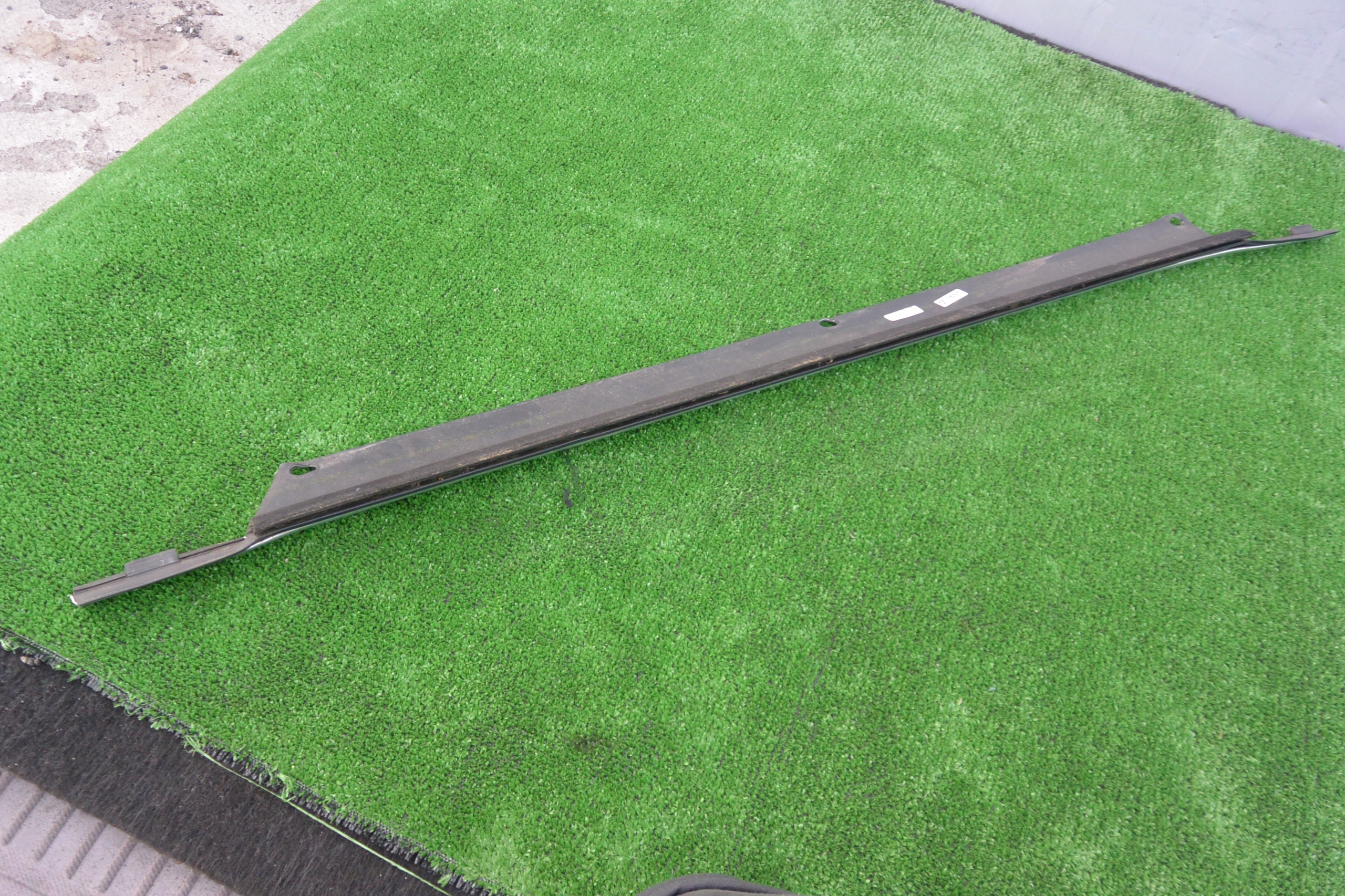 moulding dust door CHROM left rear part AUDI Q7 4L