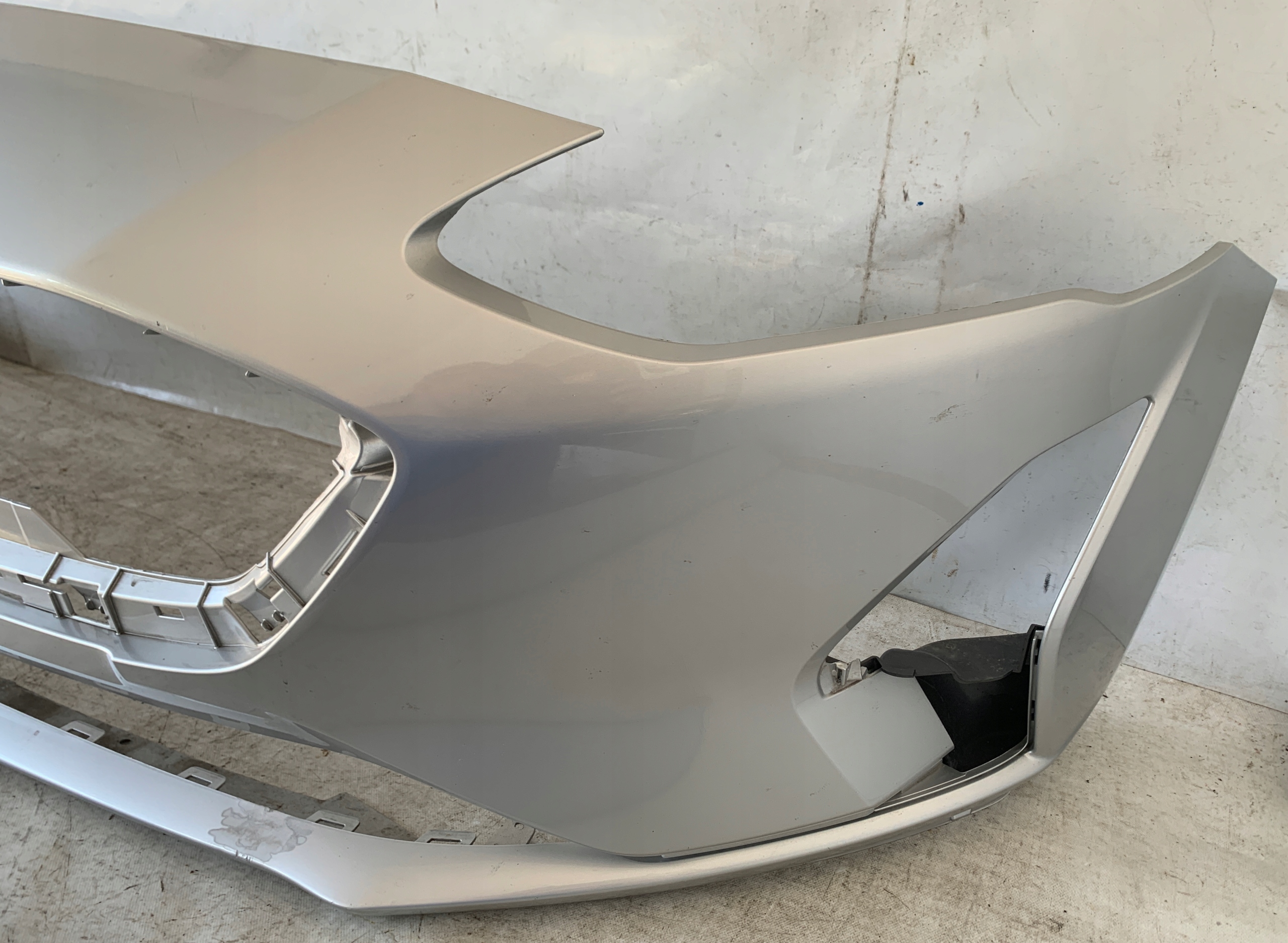 nárazník předek přední FORD FOCUS MK4