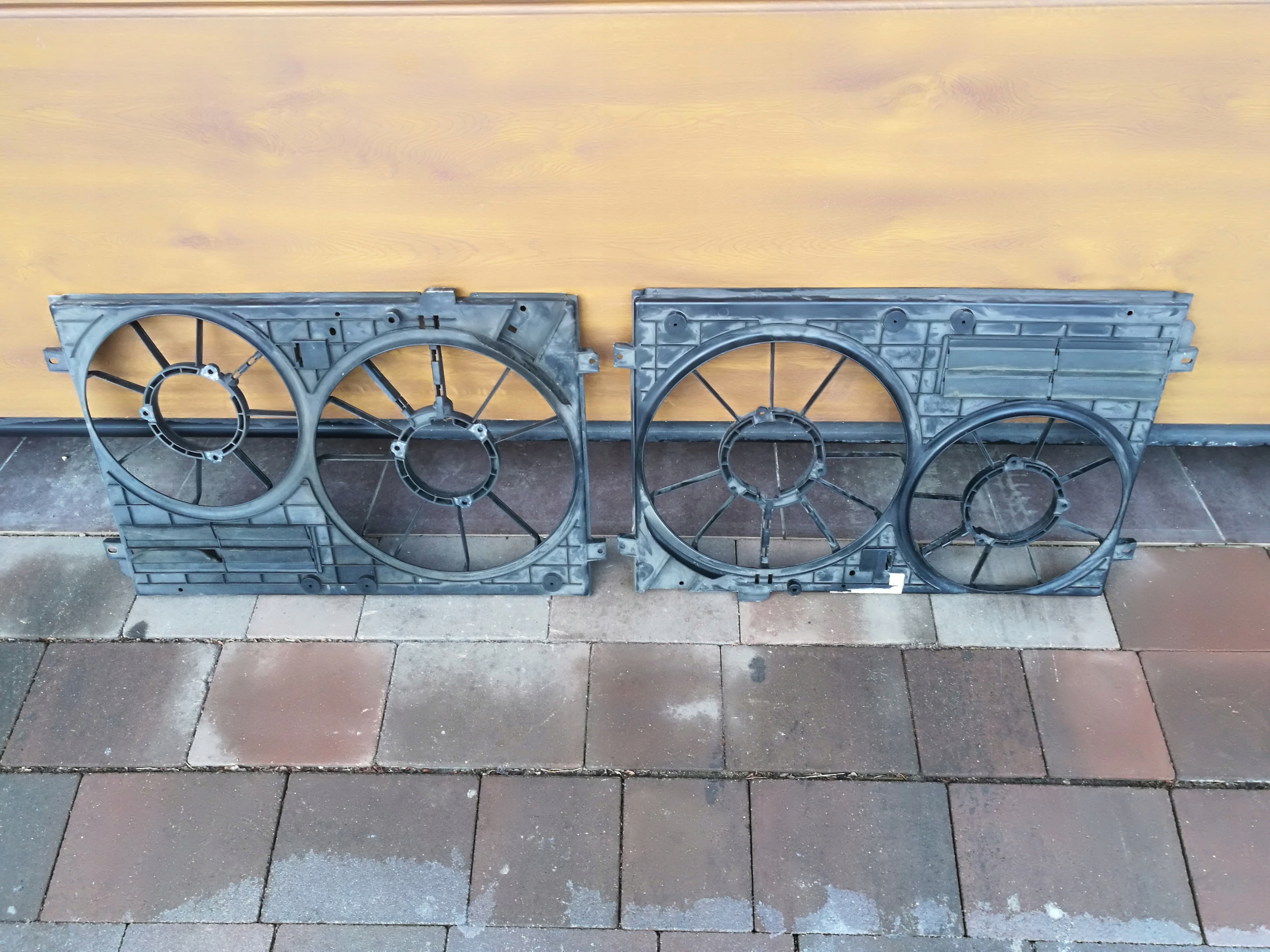 VW AUDI SKODA - - - - КОРПУС ВЕНТИЛЯТОРА 1K0121207AA