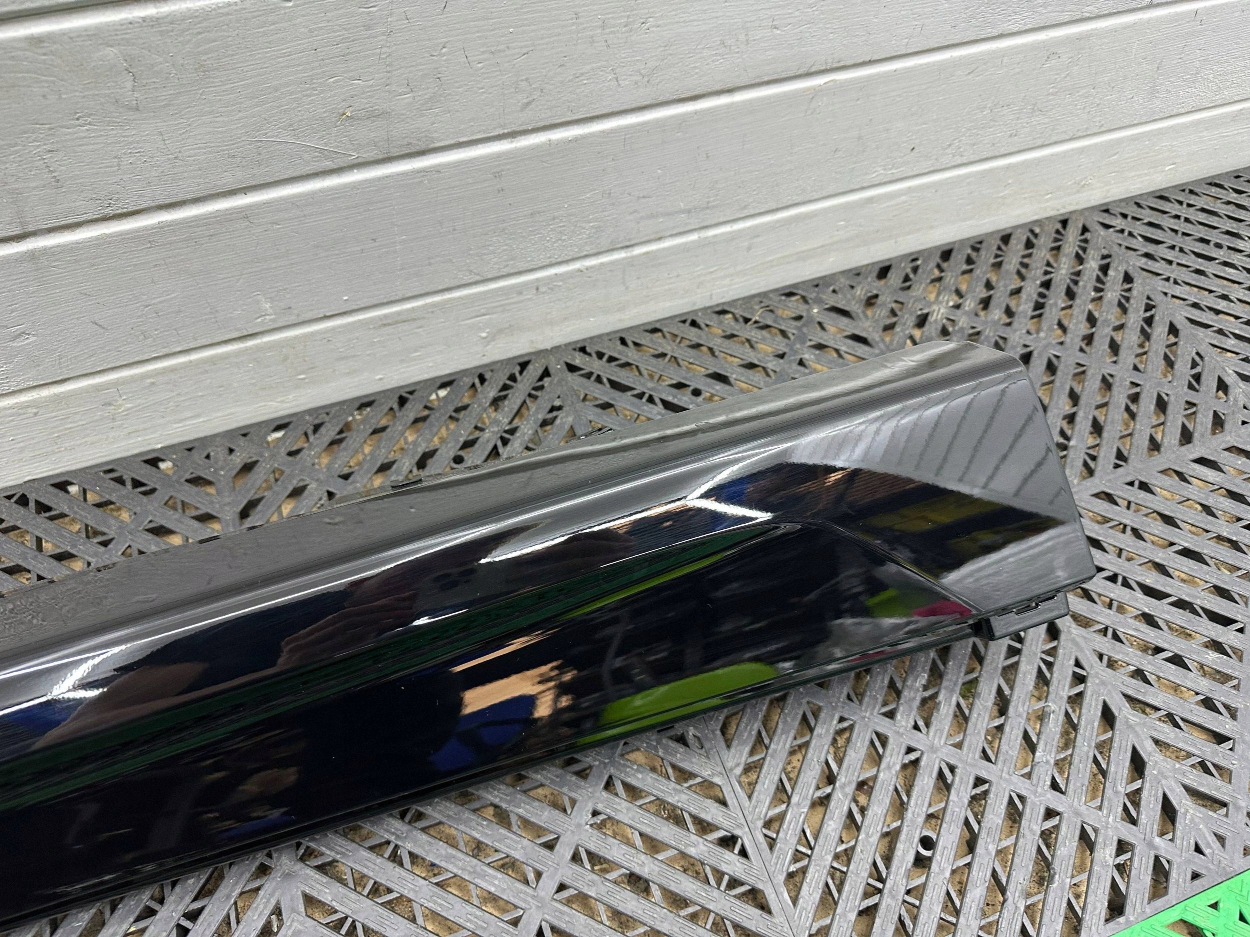 moulding threshold front side right Mini Countryman U25 5A62D06