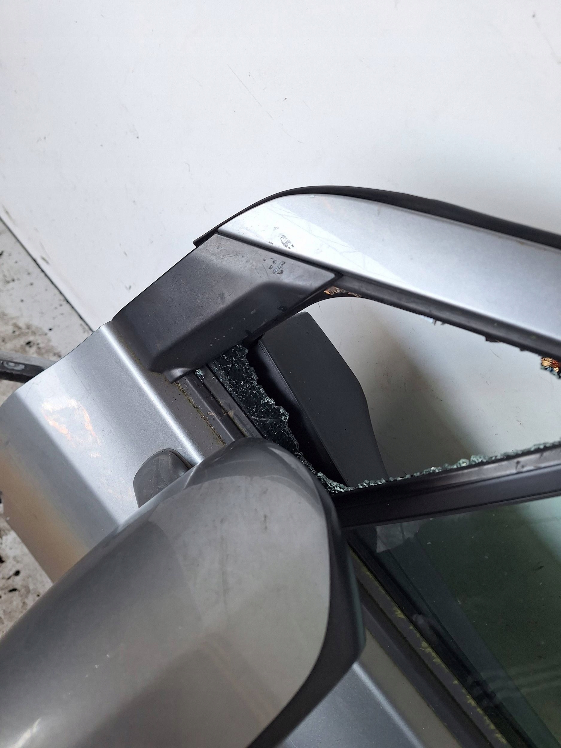 door front front side left Suzuki SX4 S-Cross